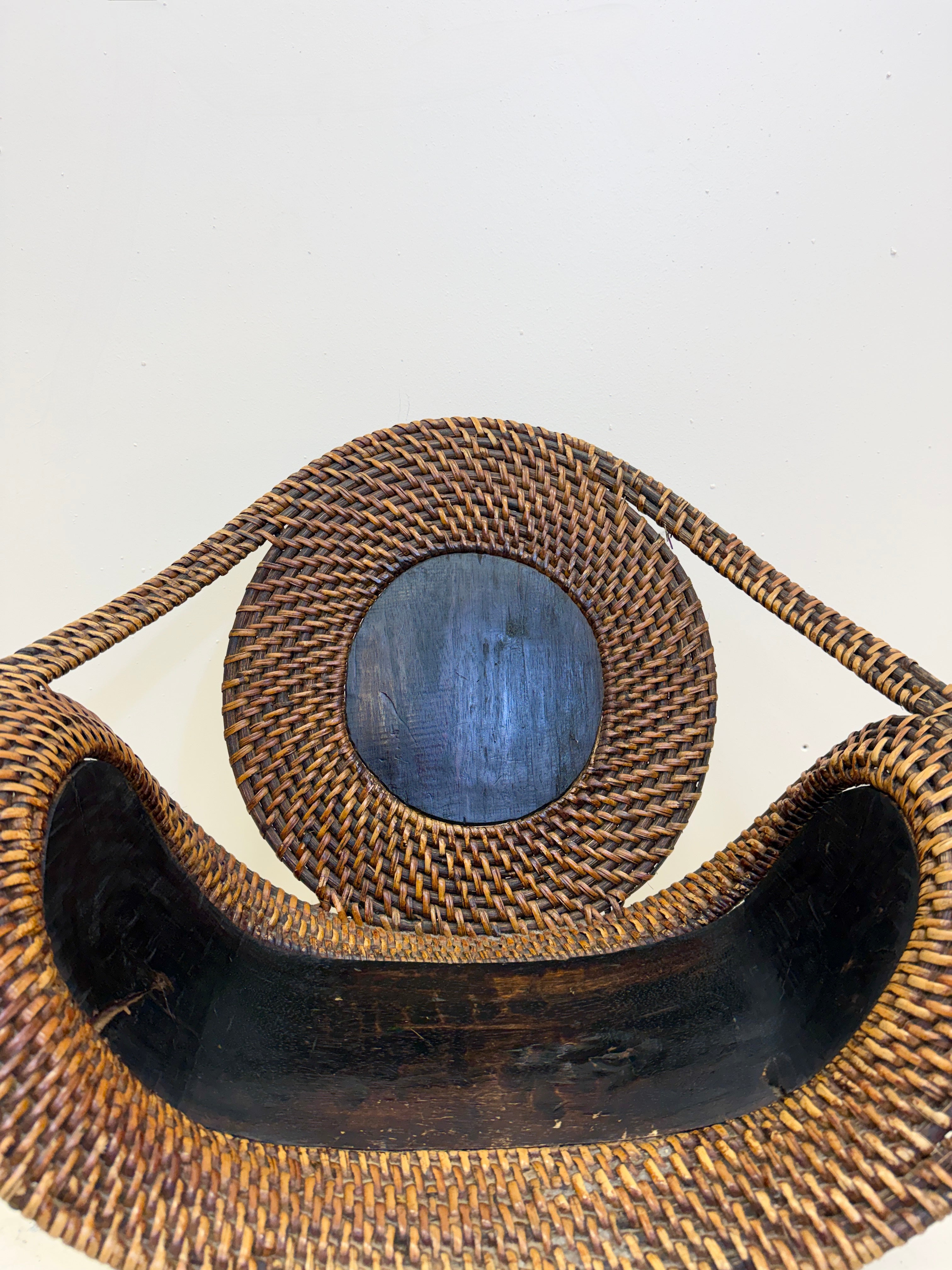 CHAISE ZOOMORPHE « CHIEN » EN BOIS ET ROTIN TRESSÉ, 1960s