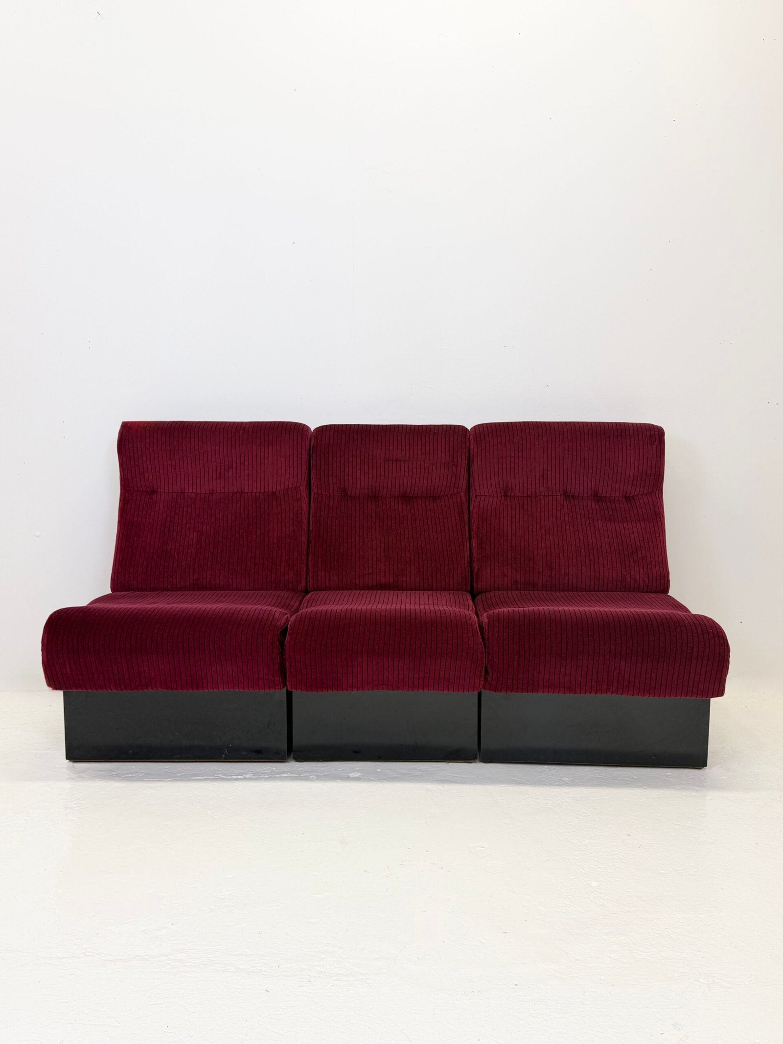 CANAPÉ MODULABLE "CINEMA", 3 CHAUFFEUSES — ITALIE,  1970s