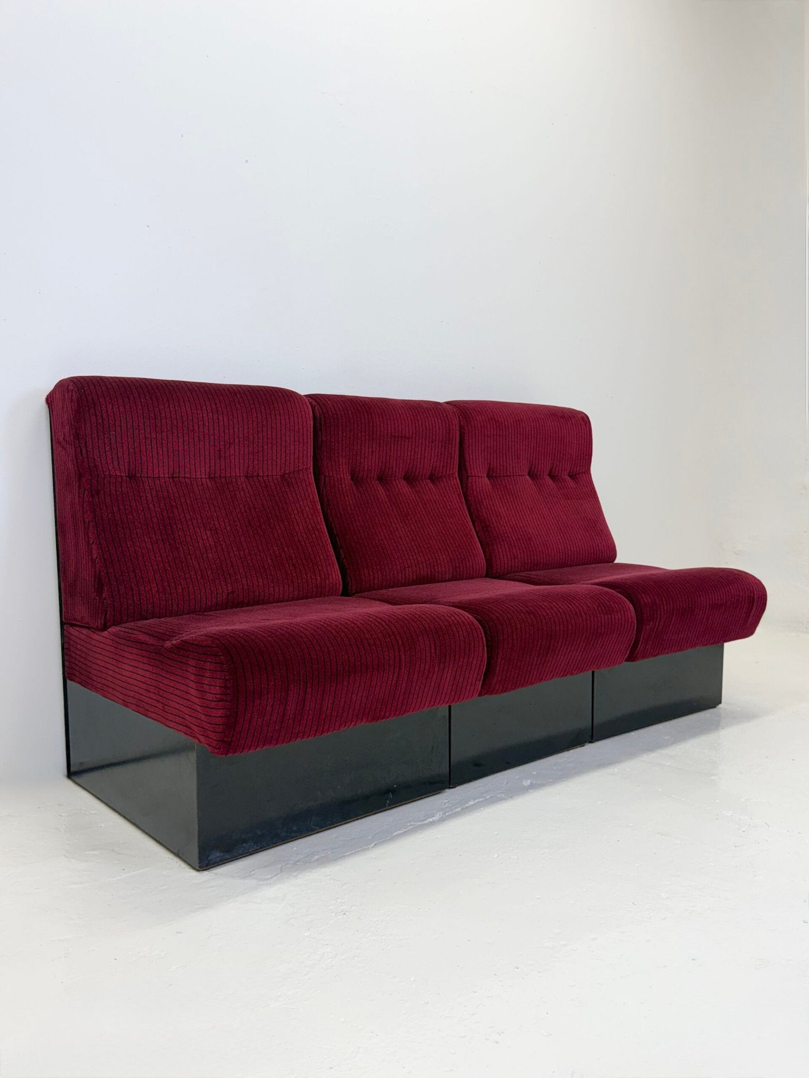 CANAPÉ MODULABLE "CINEMA", 3 CHAUFFEUSES — ITALIE,  1970s
