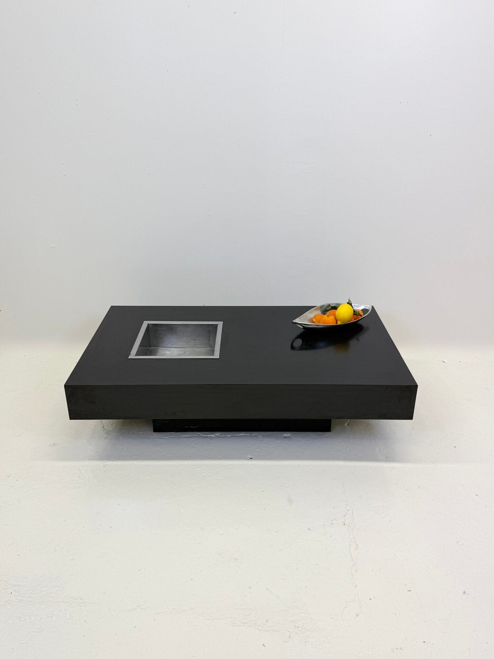 TABLE BASSE MINIMALISTE — ITALY, 1970s