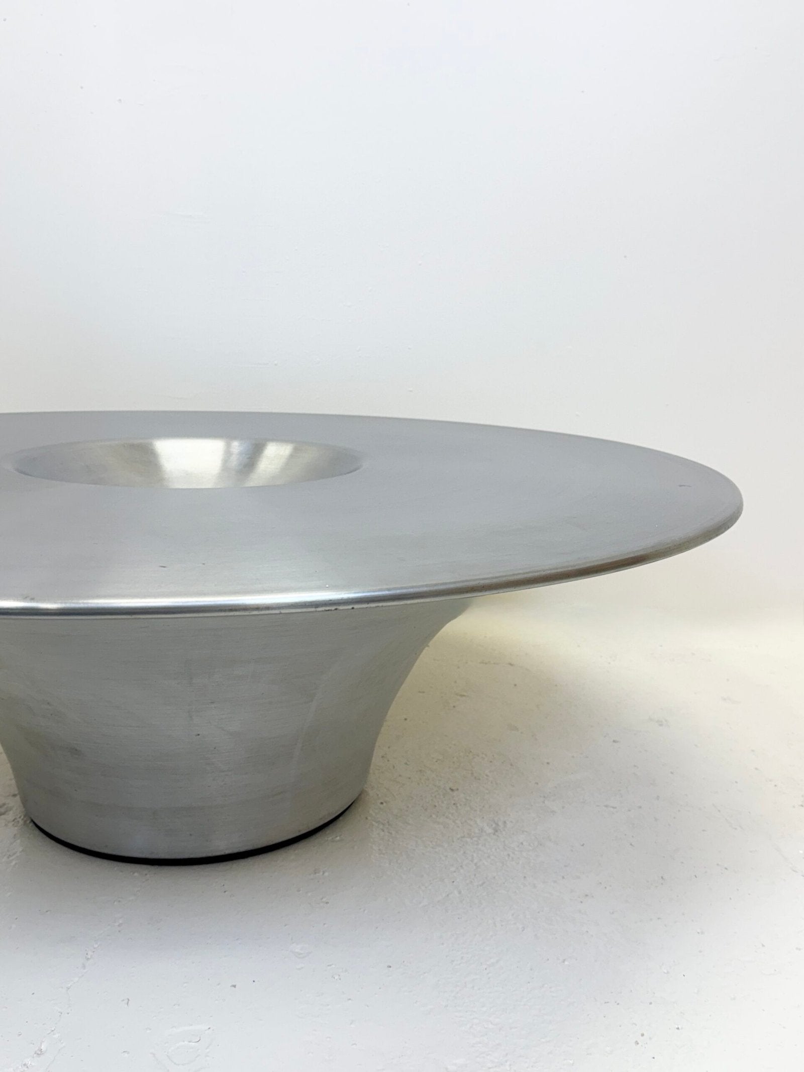 TABLE BASSE “ALIEN” – YASUHIRO SHITO POUR CATTELAN ITALIA, 2000s