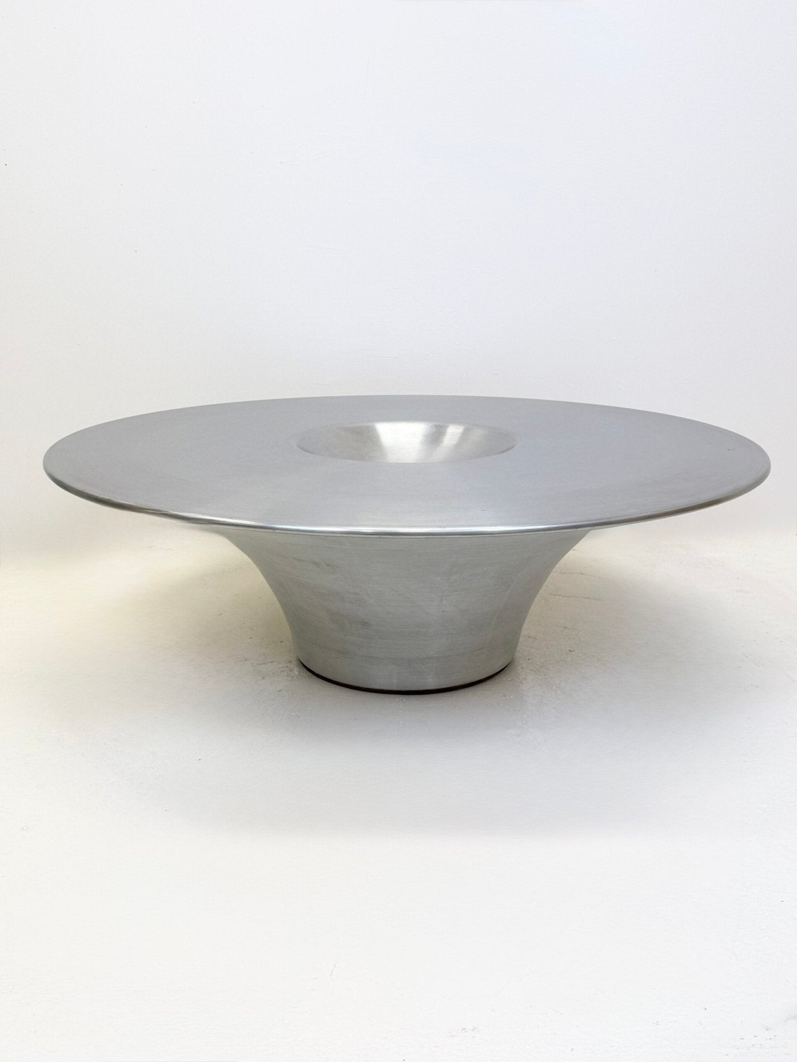 TABLE BASSE “ALIEN” – YASUHIRO SHITO POUR CATTELAN ITALIA, 2000s