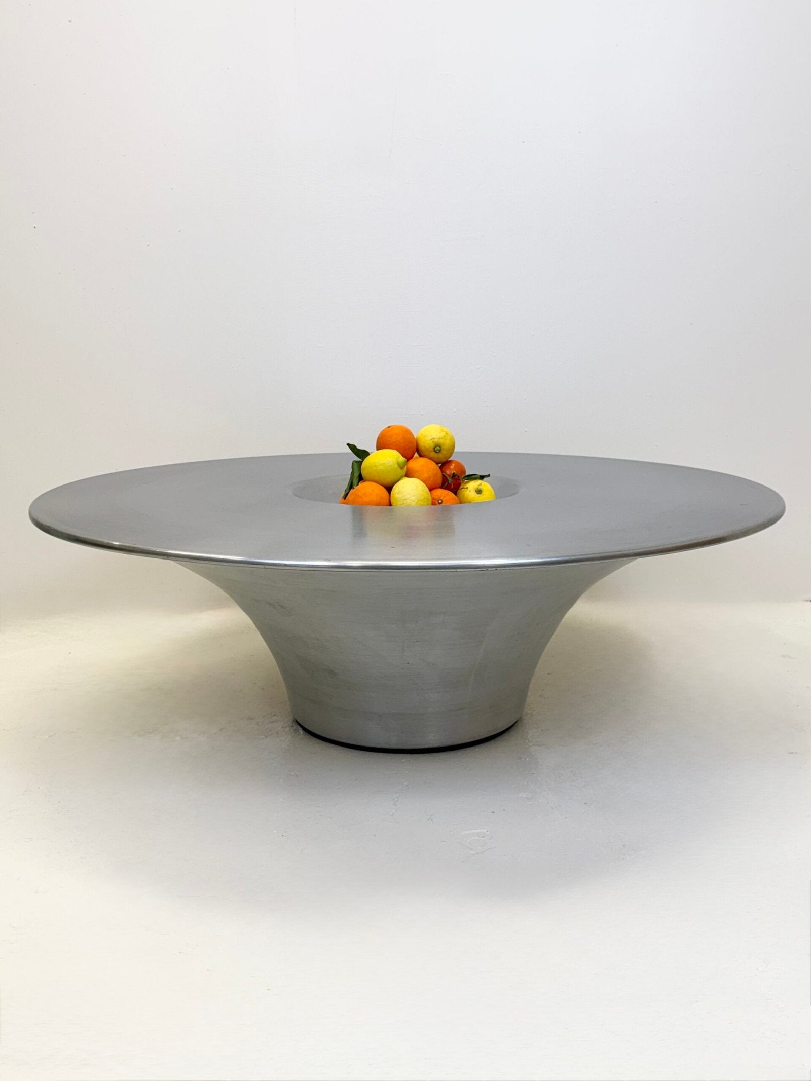 TABLE BASSE “ALIEN” – YASUHIRO SHITO POUR CATTELAN ITALIA, 2000s