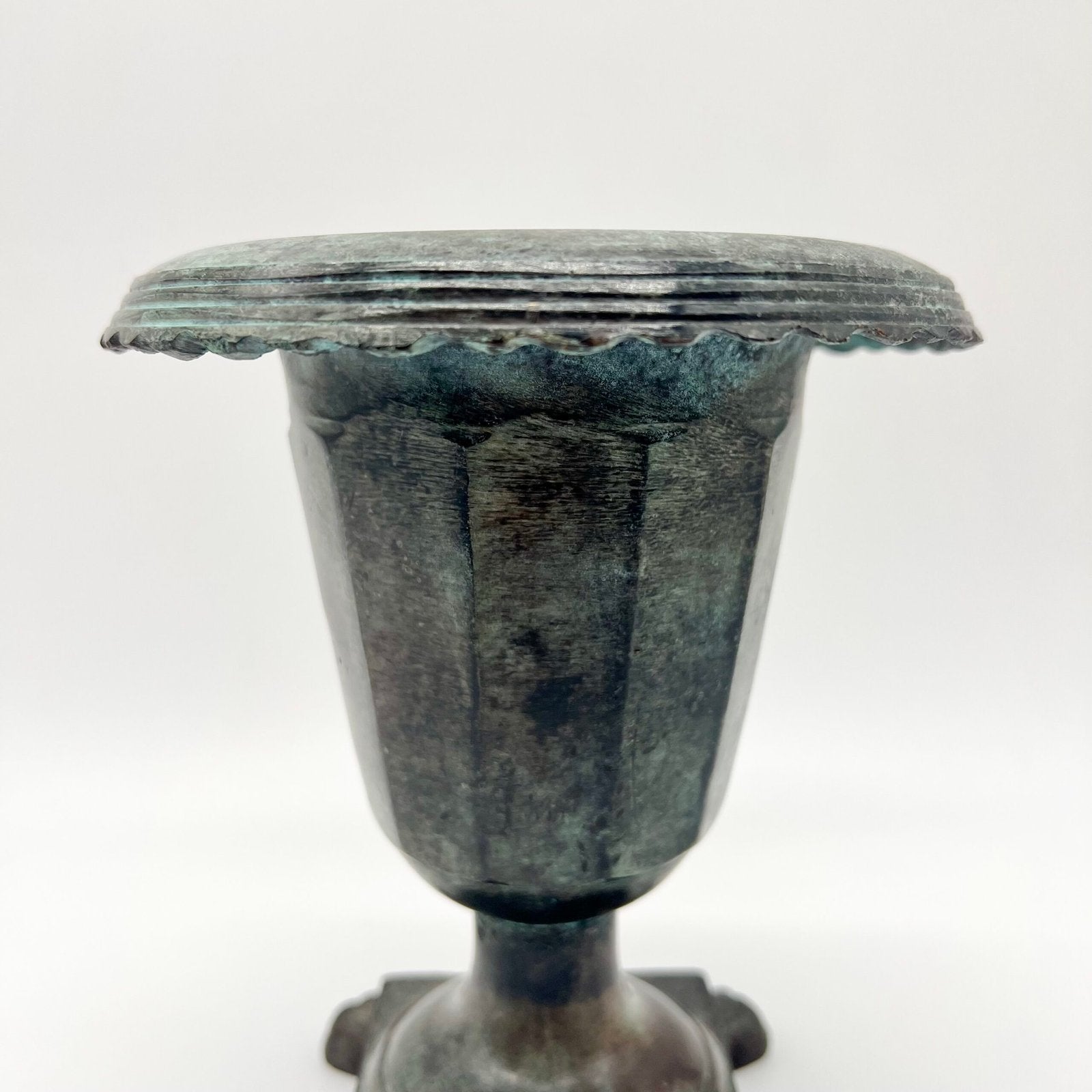 PAIRE DE VASES "MÉDICIS" VERT-DE-GRIS  – 1950s