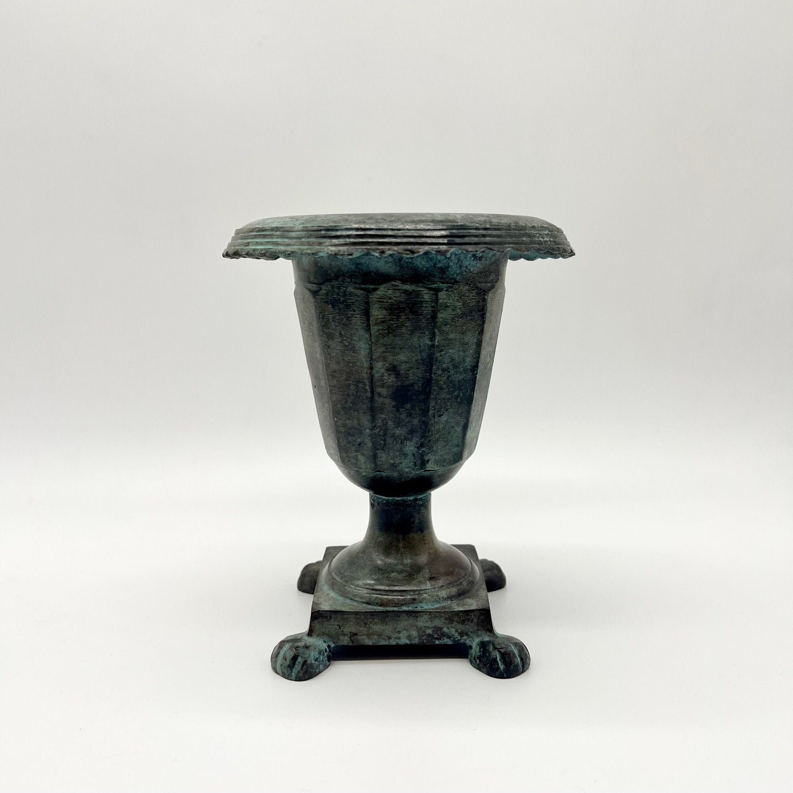 PAIRE DE VASES "MÉDICIS" VERT-DE-GRIS  – 1950s