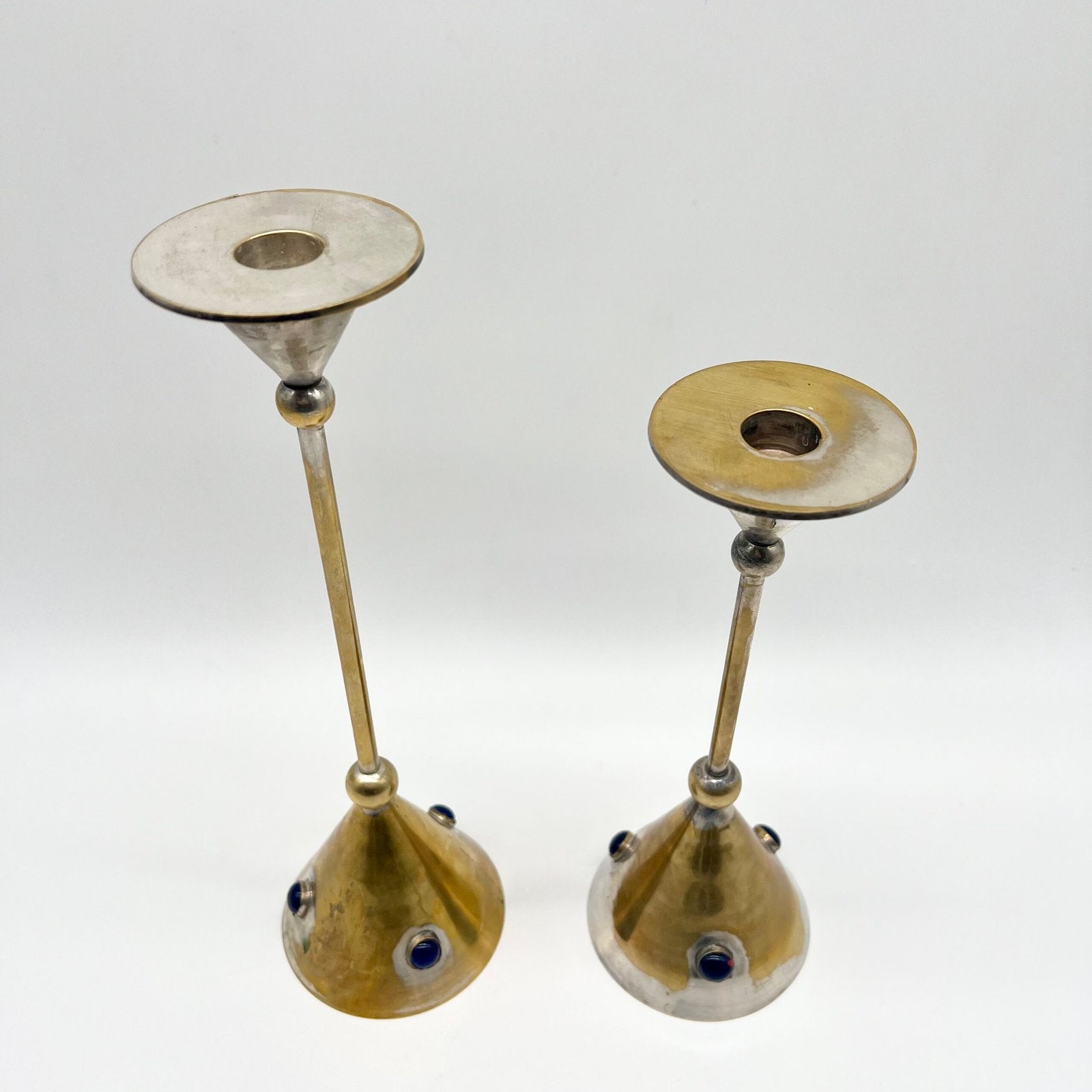 PAIRE DE BOUGEOIRS "MODERNISTES" – 1950s