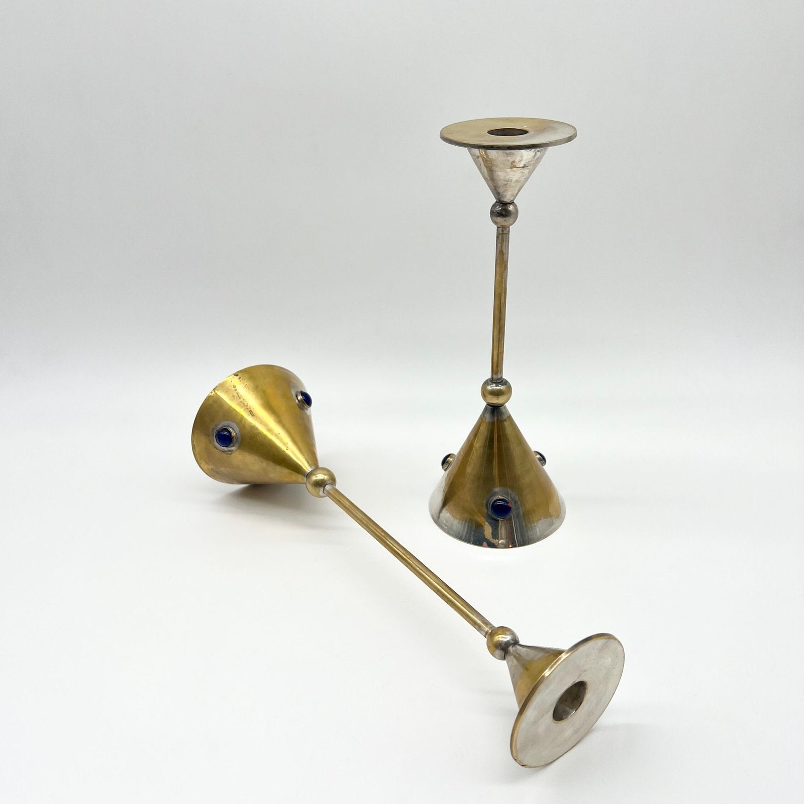 PAIRE DE BOUGEOIRS "MODERNISTES" – 1950s