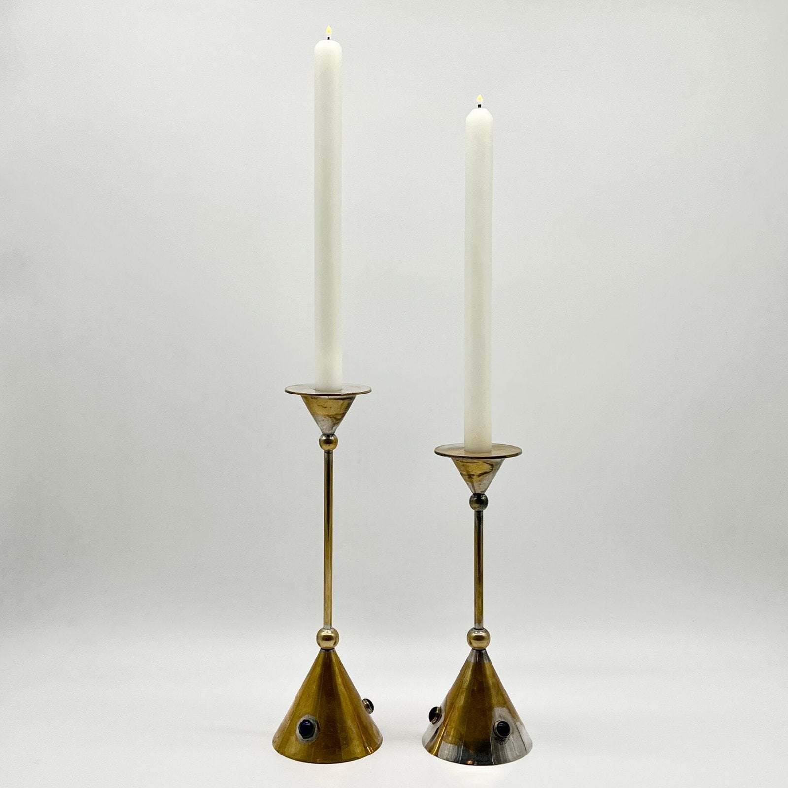 PAIRE DE BOUGEOIRS "MODERNISTES" – 1950s
