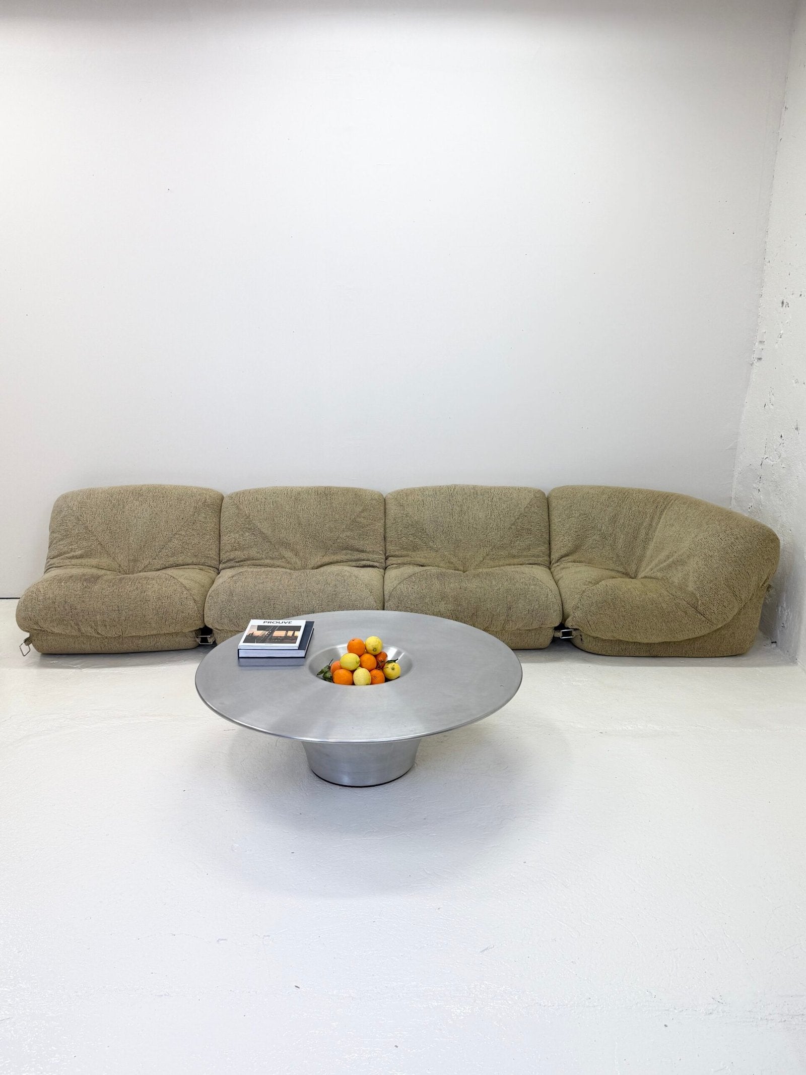 TABLE BASSE “ALIEN” – YASUHIRO SHITO POUR CATTELAN ITALIA, 2000s