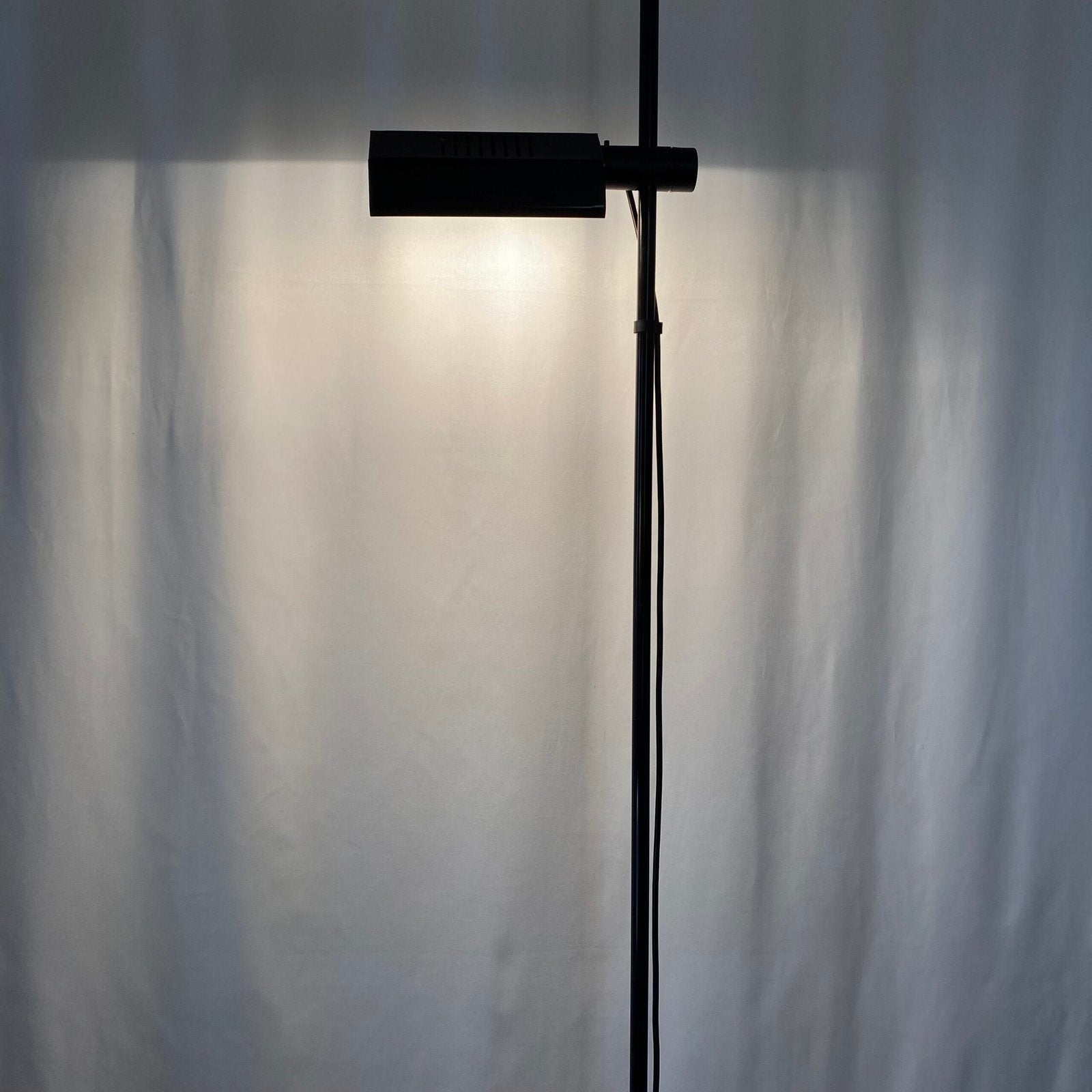LAMPADAIRE POST-MODERNE, 1980s ITALY