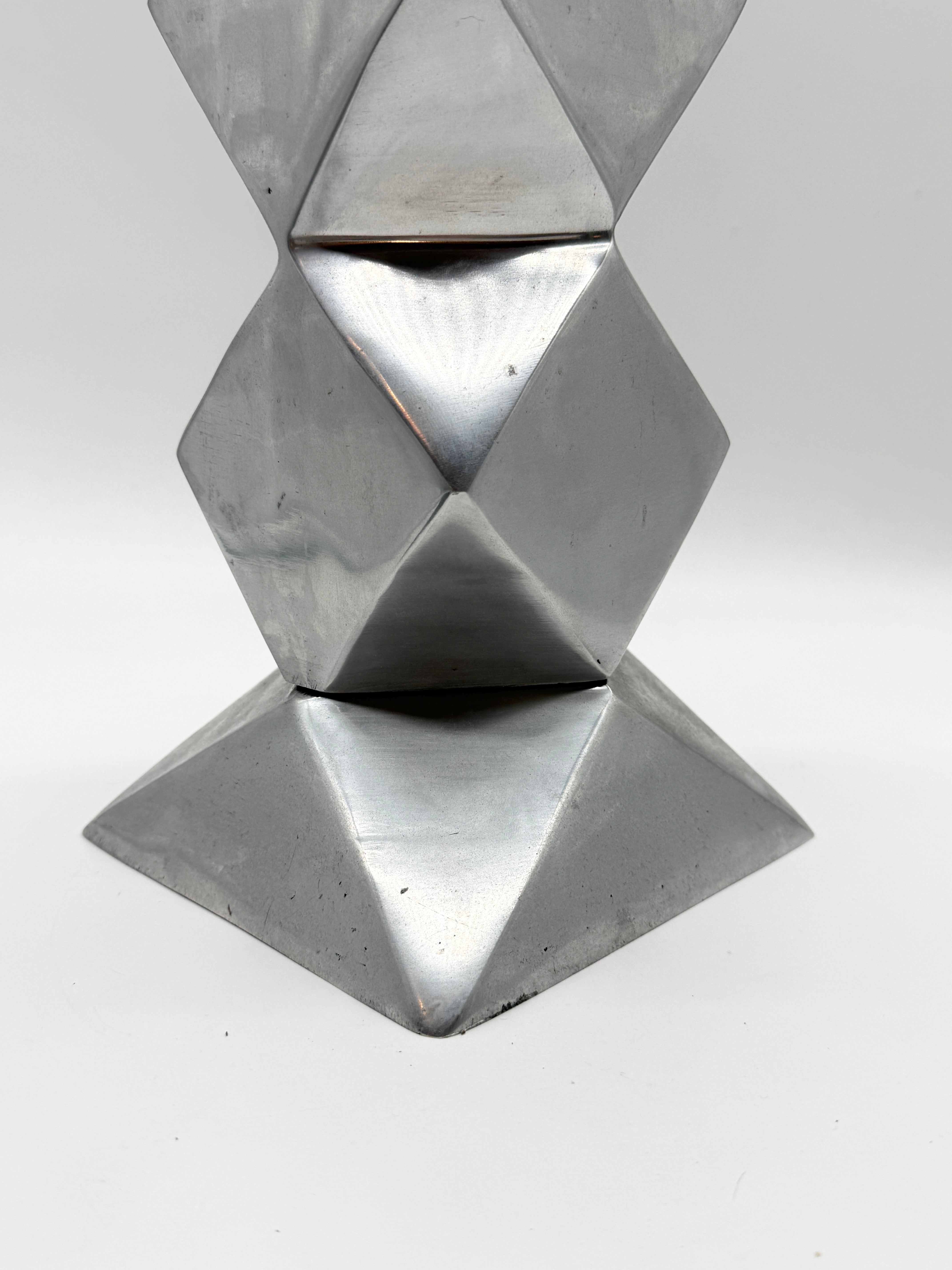 GRAND VASE SCULPTURAL EN FONTE D’ALUMINIUM, 1970s