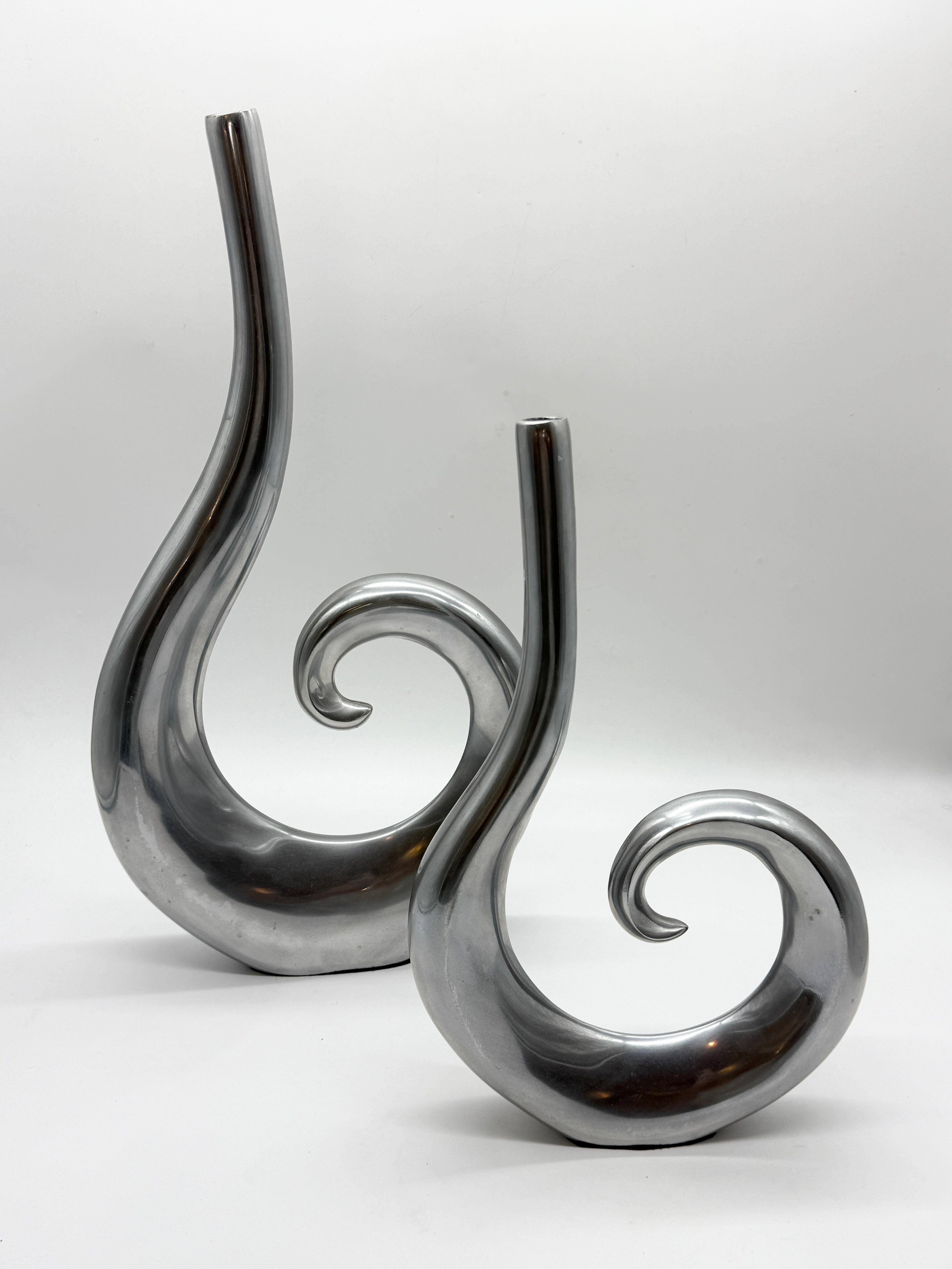 GRAND VASE SPIRALE EN FONTE D’ALUMINIUM, 1970s