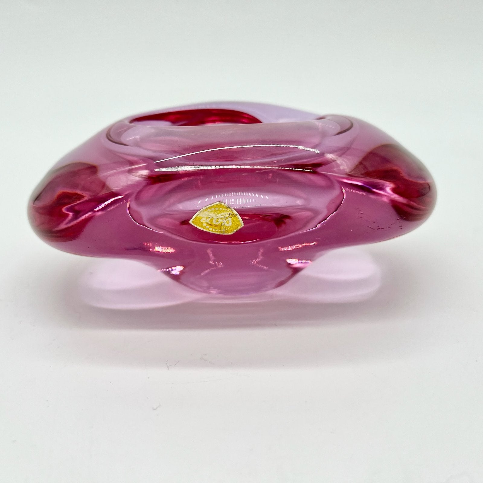 CENDRIER ROSE, CRISTAL DE BOHÈME, 1960