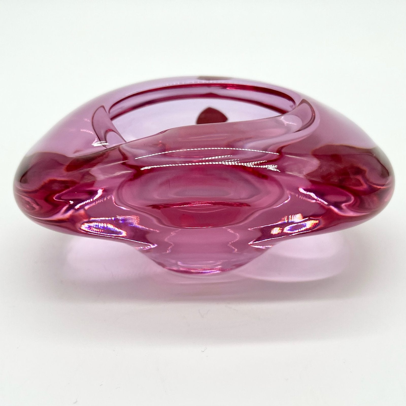 CENDRIER ROSE, CRISTAL DE BOHÈME, 1960