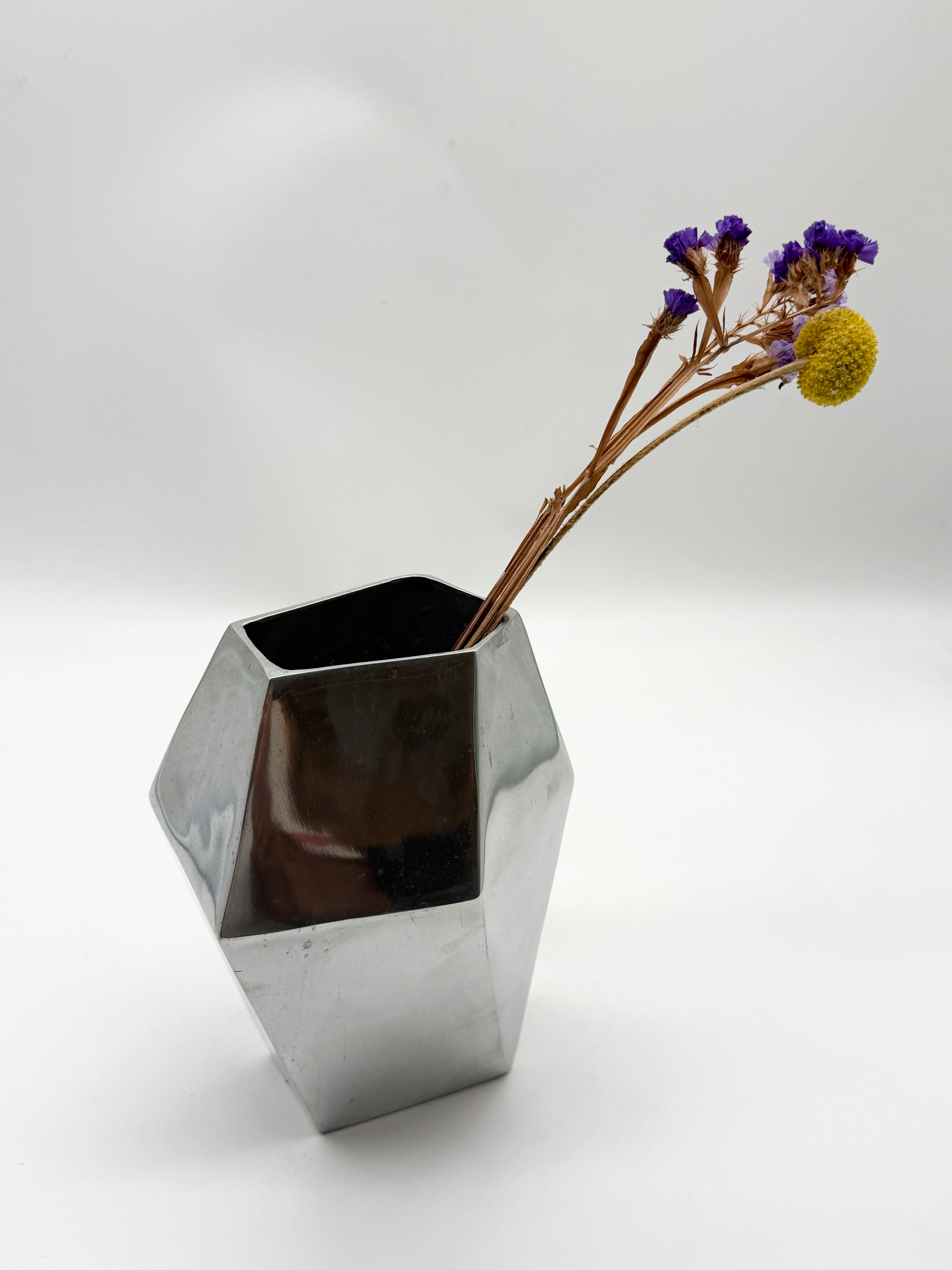 VASE "PRISME" EN FONTE D’ALUMINIUM, 1980s