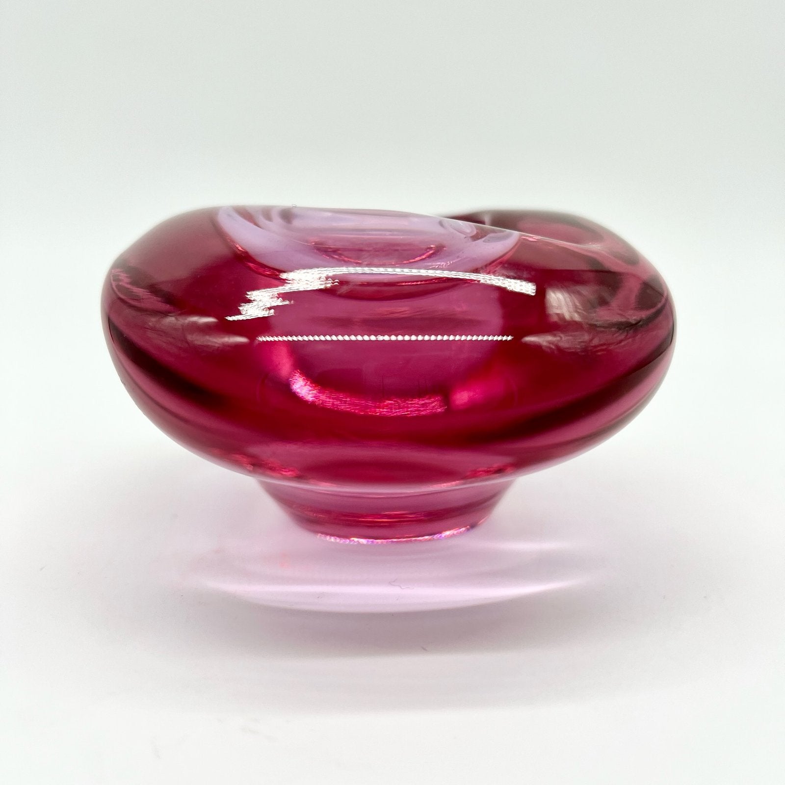 CENDRIER ROSE, CRISTAL DE BOHÈME, 1960