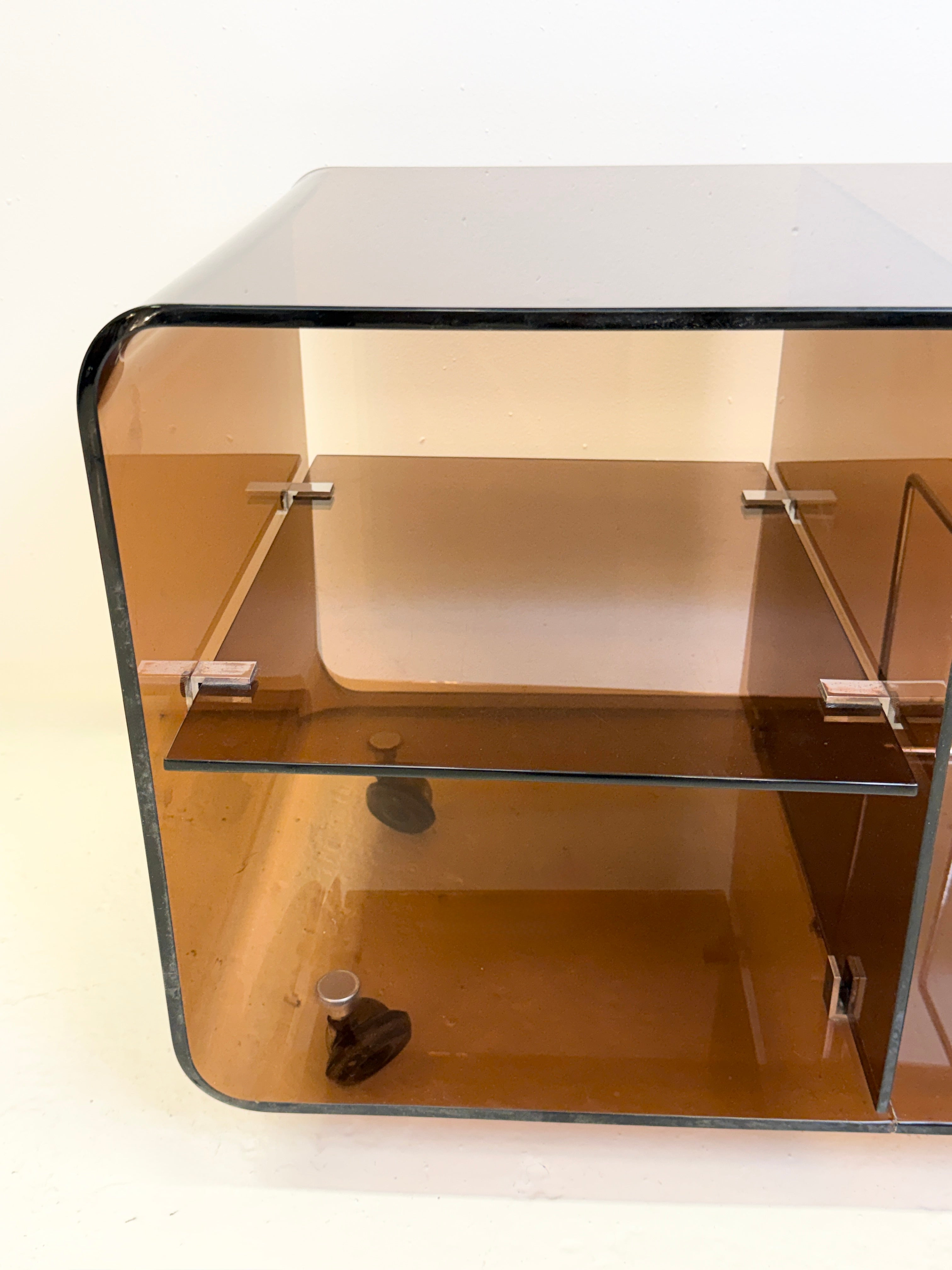 RANGE-VINYLES EN PLEXI,  MICHEL DUMAS POUR ROCHE BOBOIS, 1970S