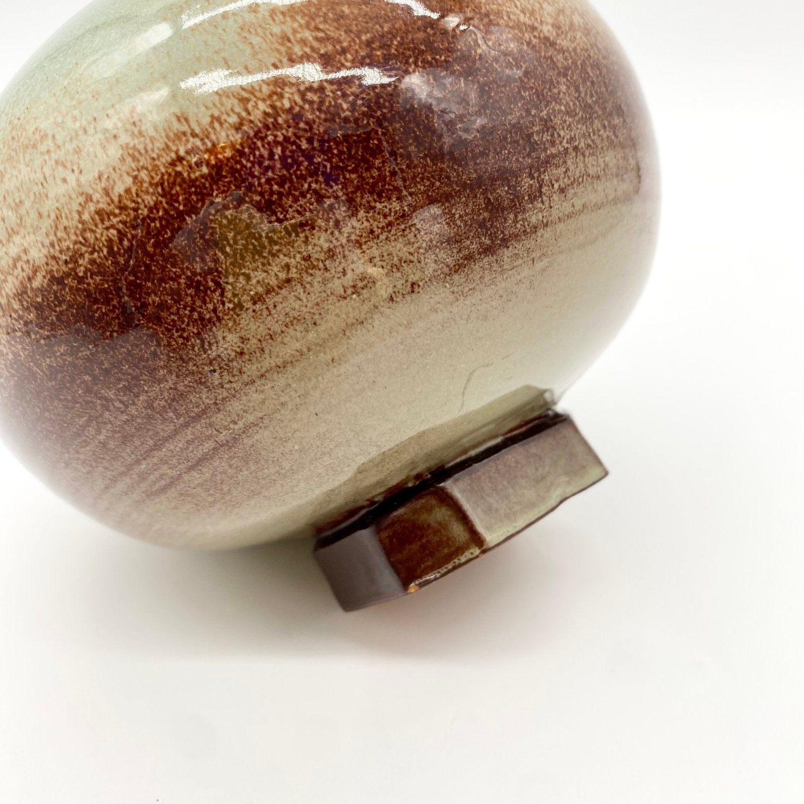 VASE "BOULE" EN GRÈS ÉMAILLÉ, 1970s