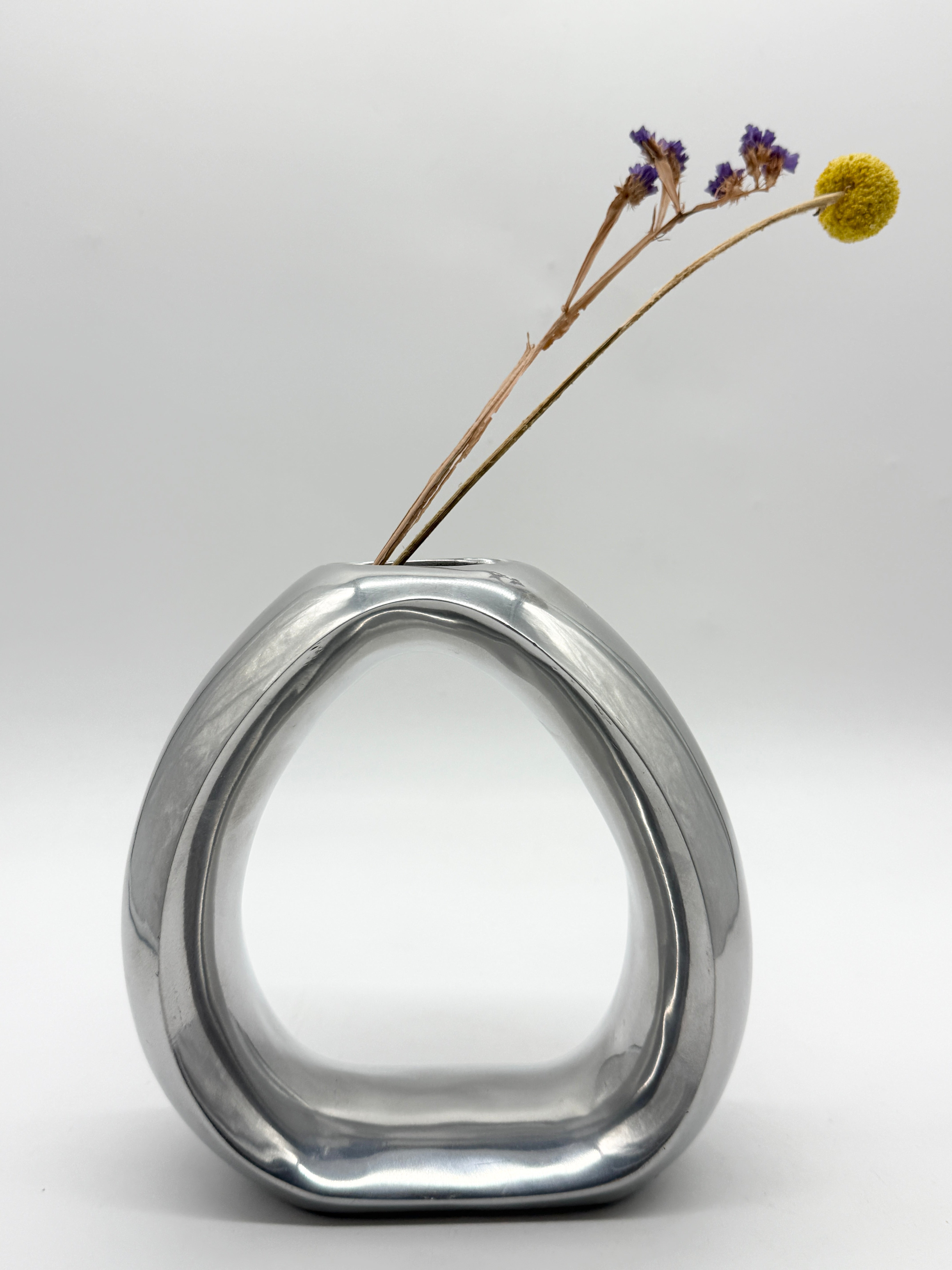 VASE BIOMORPHIQUE EN FONTE D’ALUMINIUM, 1970s