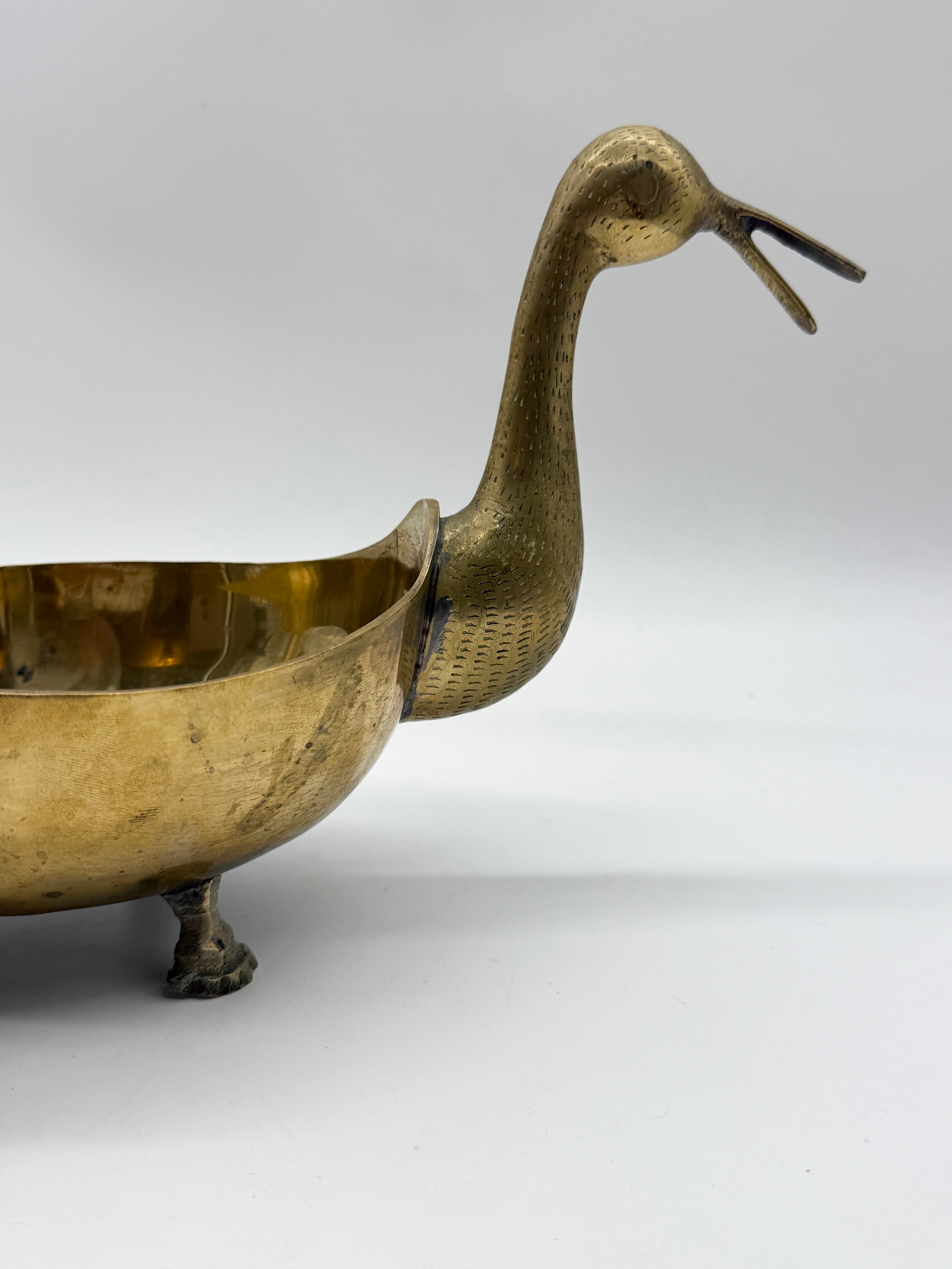 CENTRE DE TABLE "CANARDS" EN LAITON – VERS 1950s