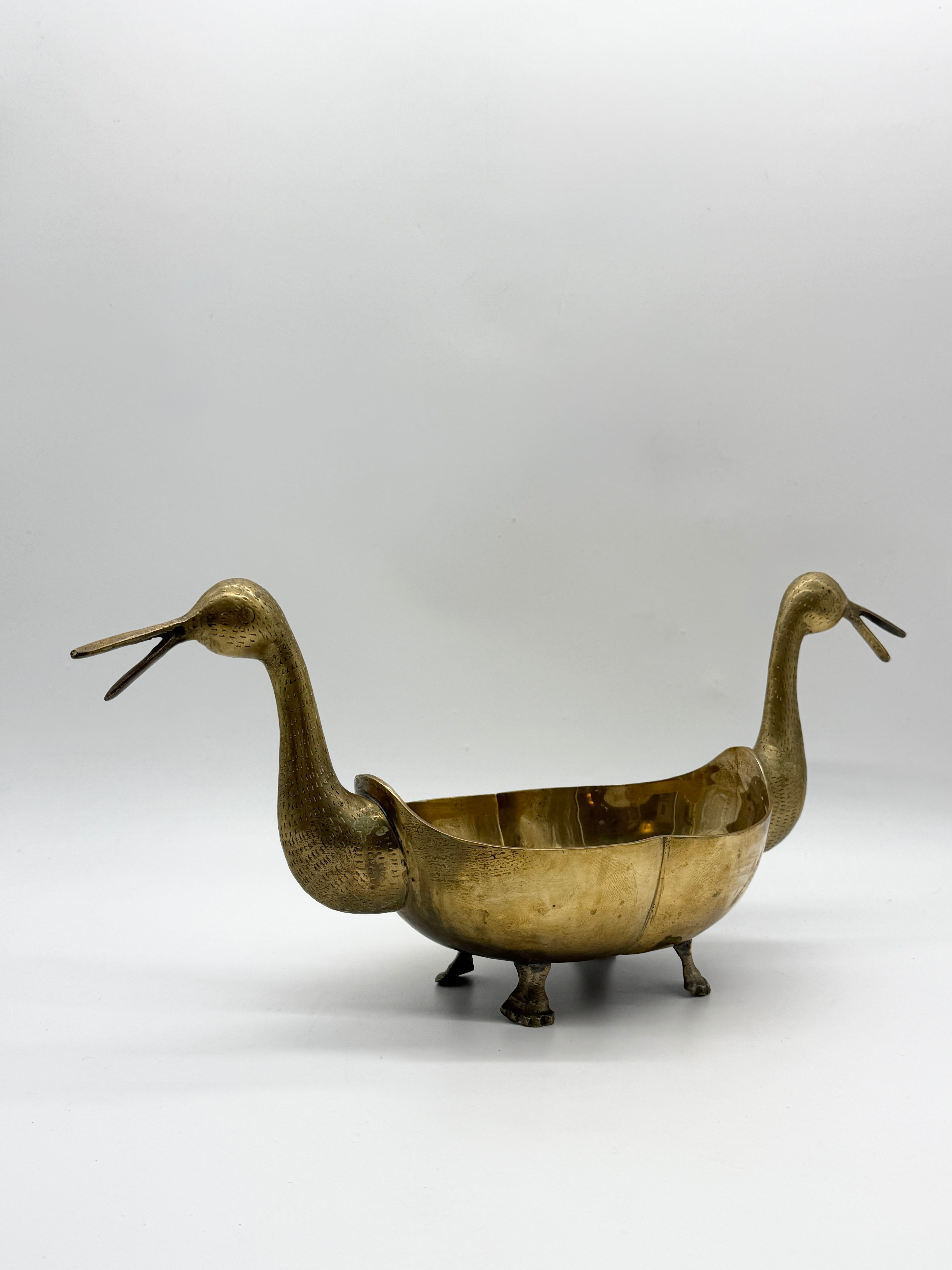 CENTRE DE TABLE "CANARDS" EN LAITON – VERS 1950s