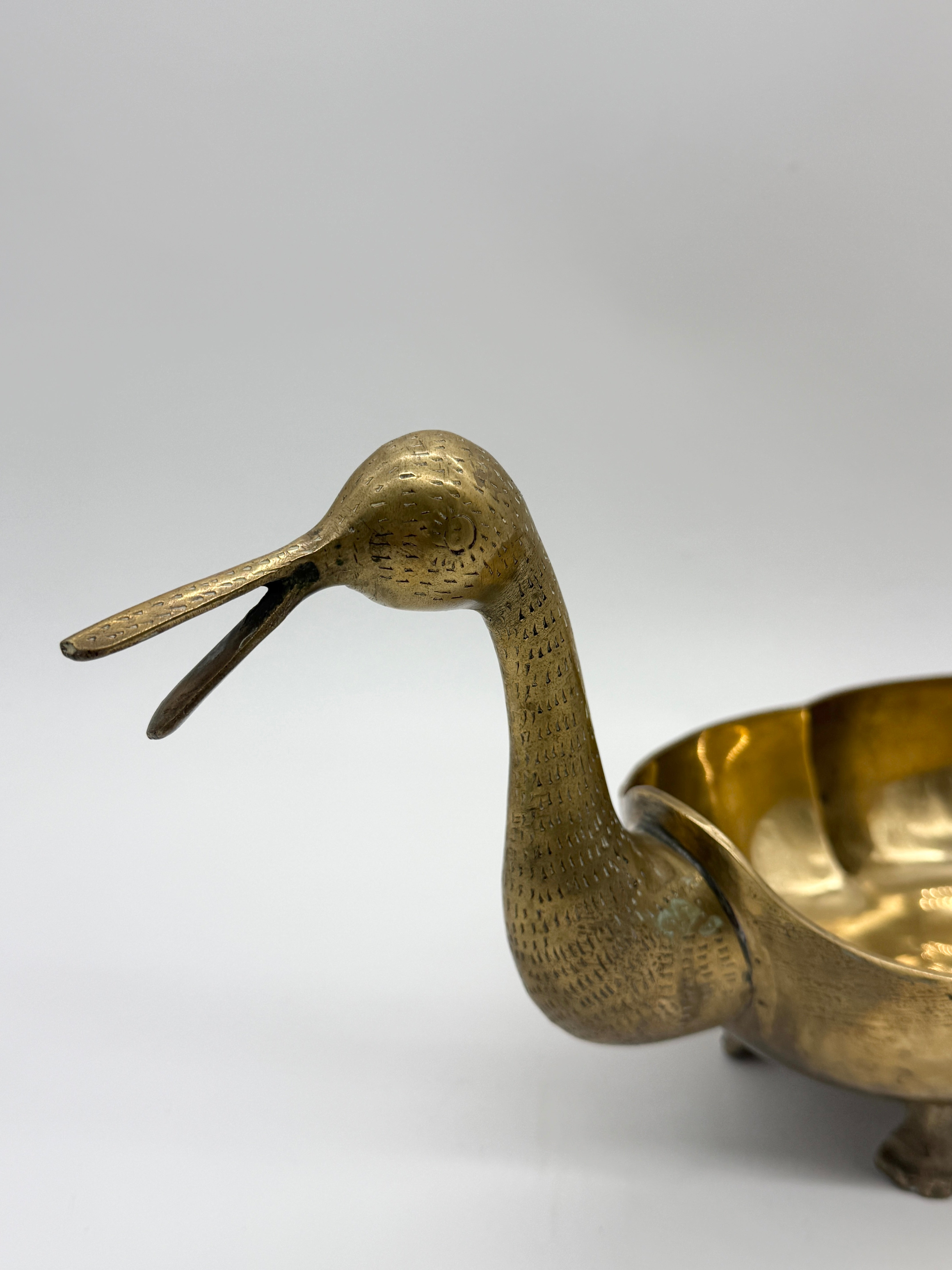 CENTRE DE TABLE "CANARDS" EN LAITON – VERS 1950s