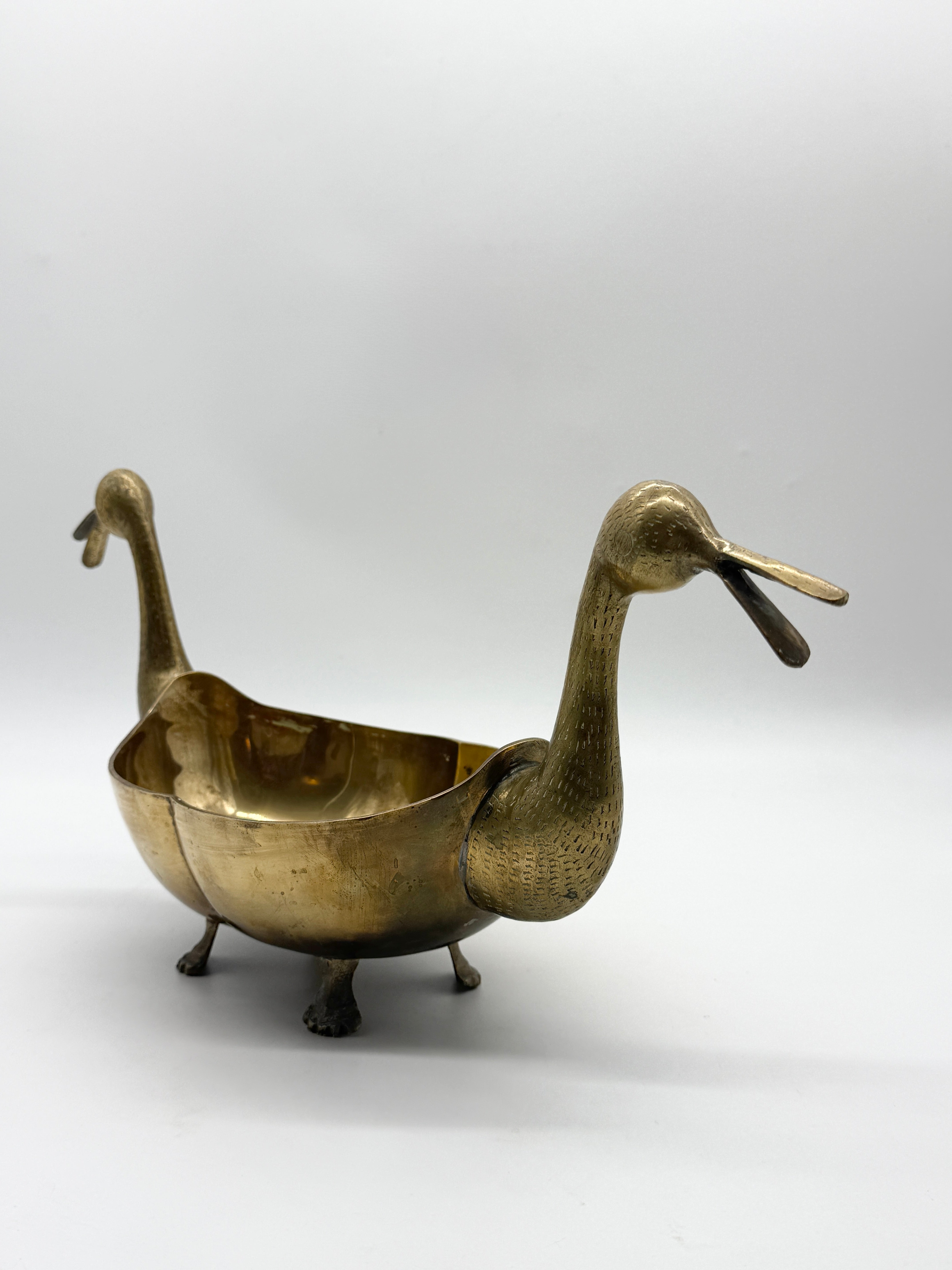 CENTRE DE TABLE "CANARDS" EN LAITON – VERS 1950s
