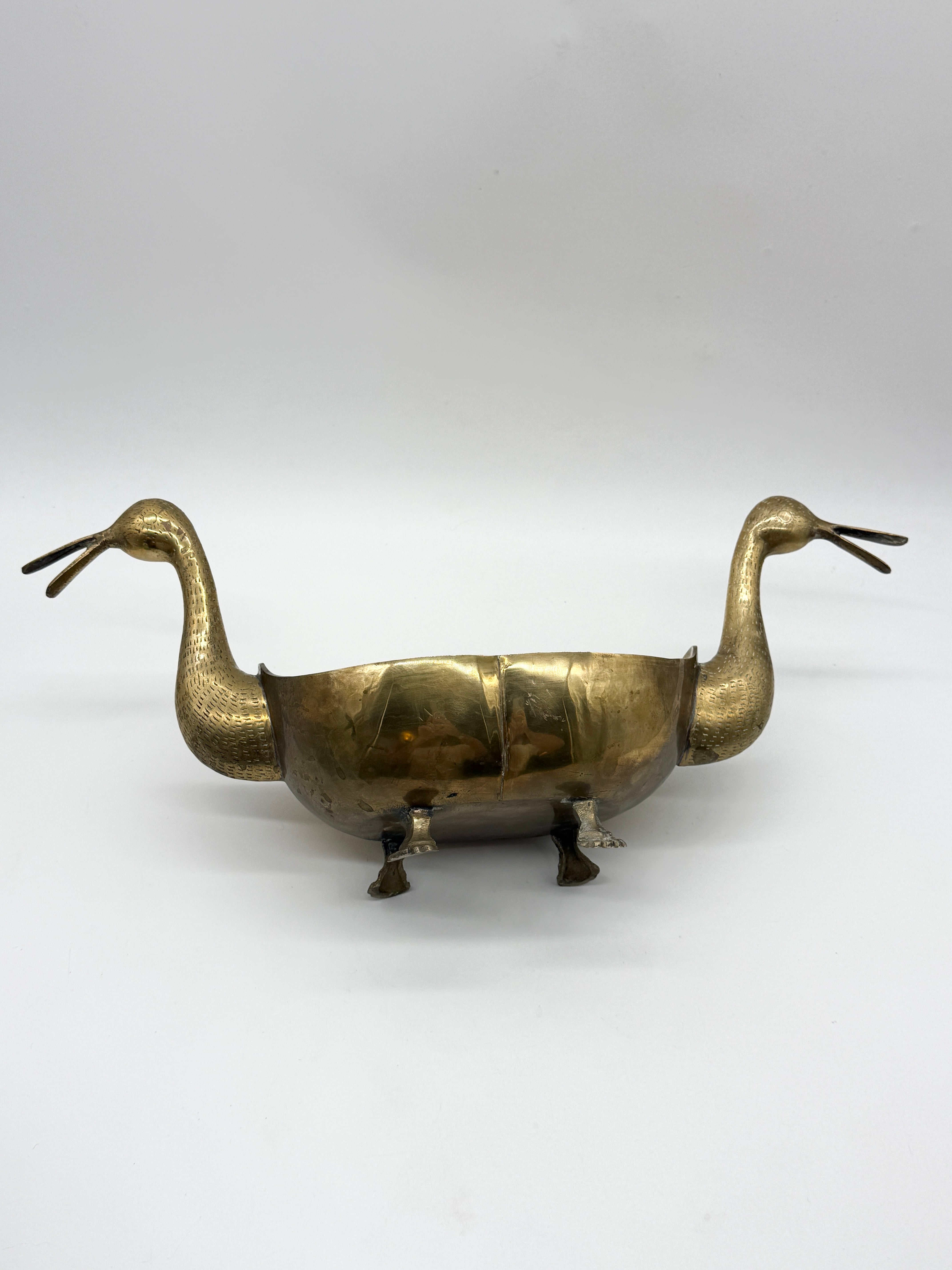 CENTRE DE TABLE "CANARDS" EN LAITON – VERS 1950s