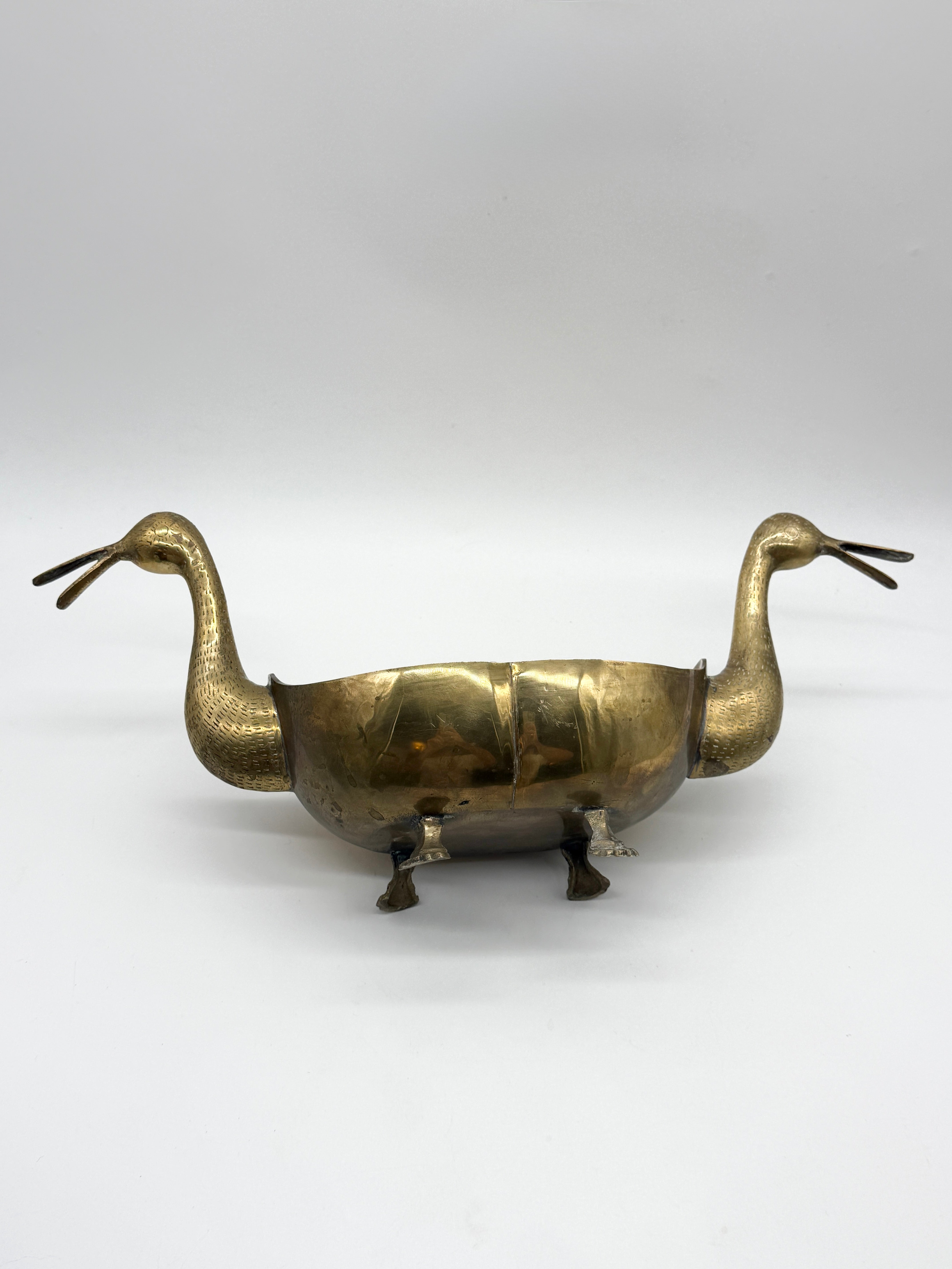 CENTRE DE TABLE "CANARDS" EN LAITON – VERS 1950s