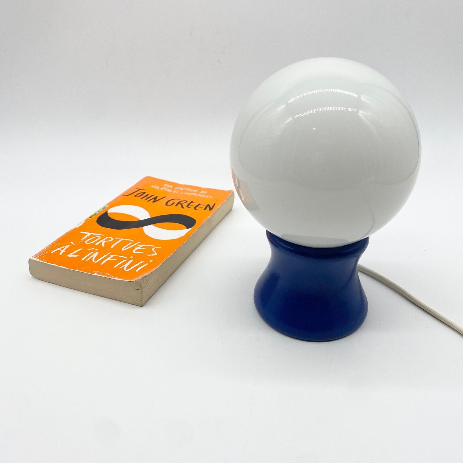 LAMPE "BOULE" BOIS LAQUÉ BLEU, 1980s