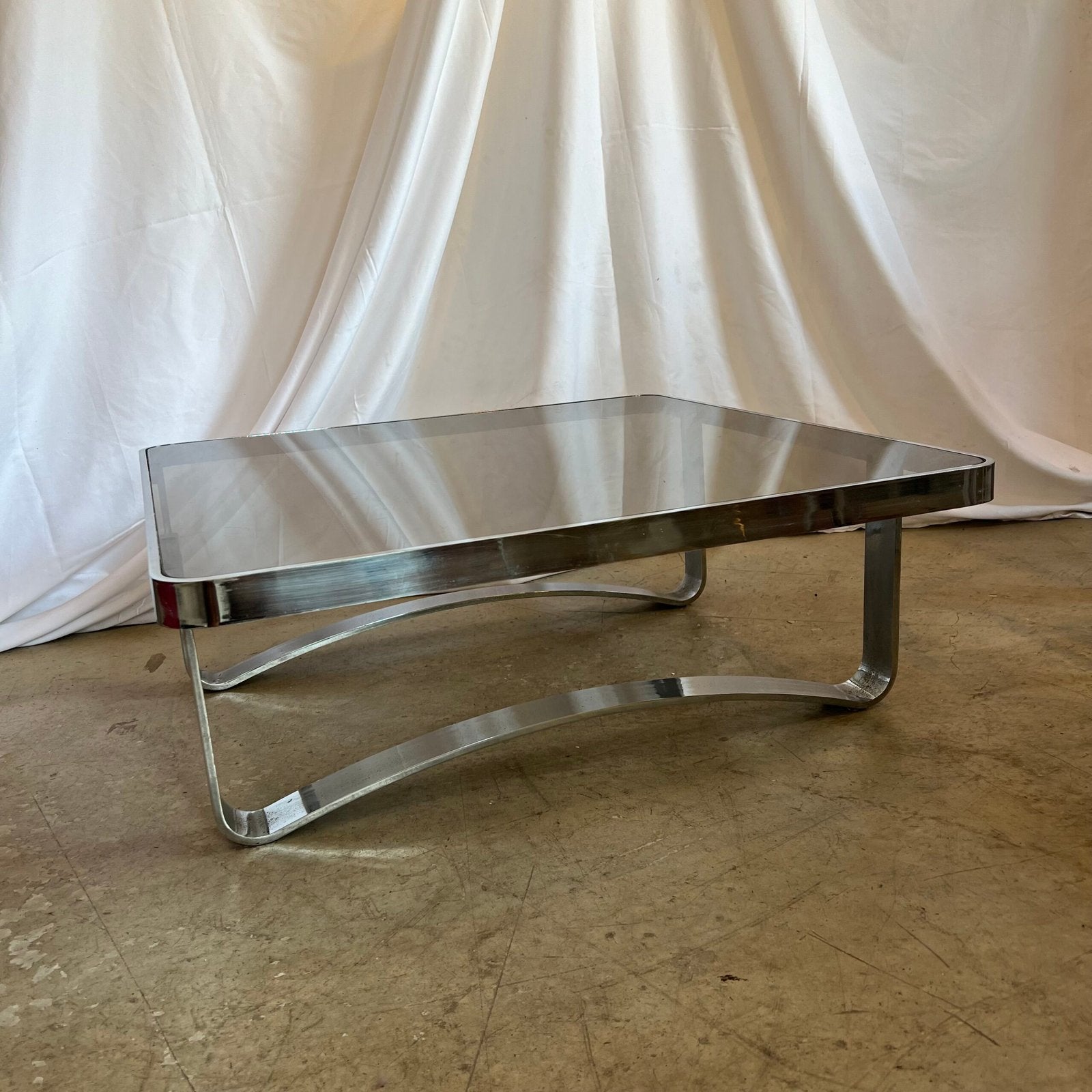 TABLE BASSE CARRÉE-CHROME, 1970s