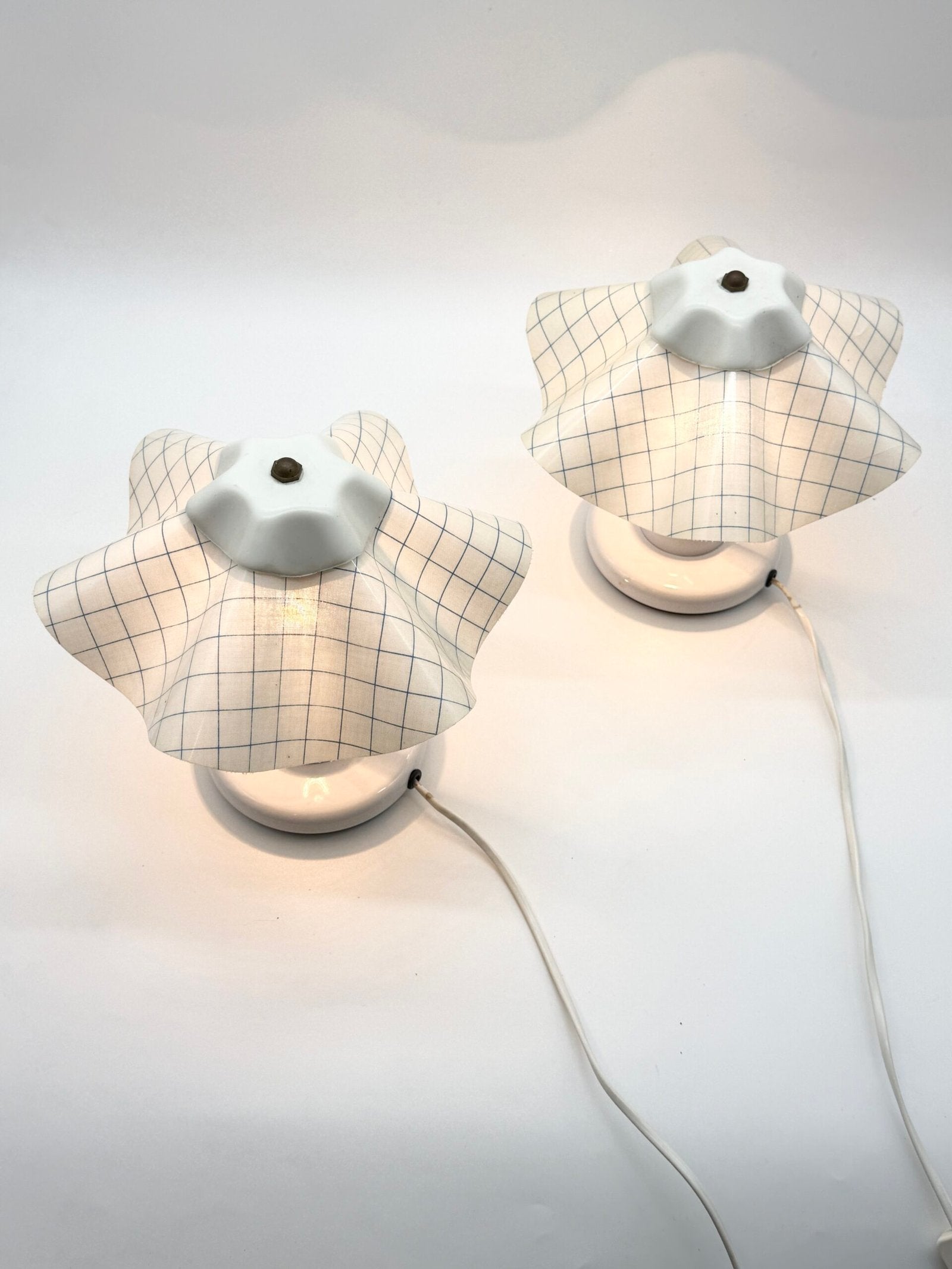 PAIRE DE LAMPES DE TABLE À ABAT-JOUR PLISSÉ – 1980s