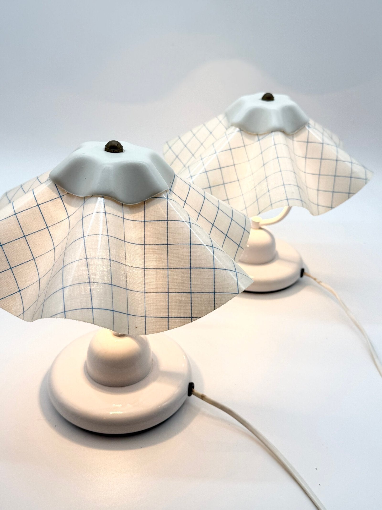 PAIRE DE LAMPES DE TABLE À ABAT-JOUR PLISSÉ – 1980s