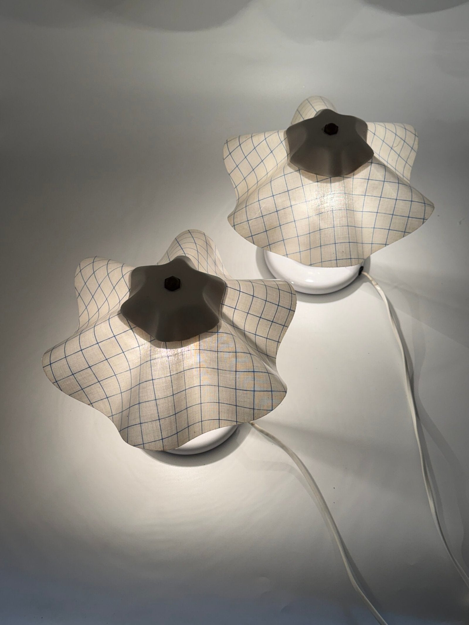 PAIRE DE LAMPES DE TABLE À ABAT-JOUR PLISSÉ – 1980s