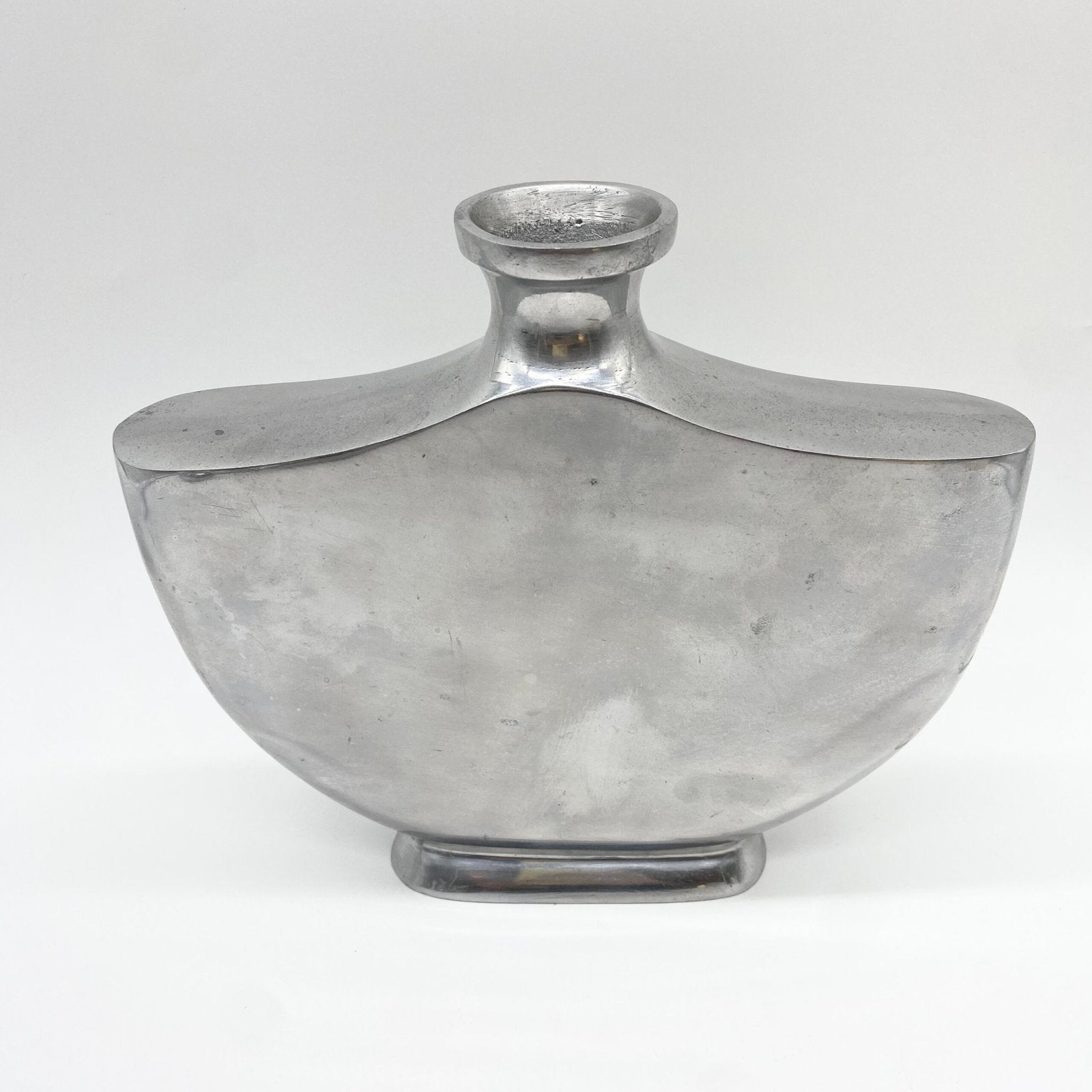 VASE « COQUILLAGE » / FONTE D’ALUMINIUM – 1970s