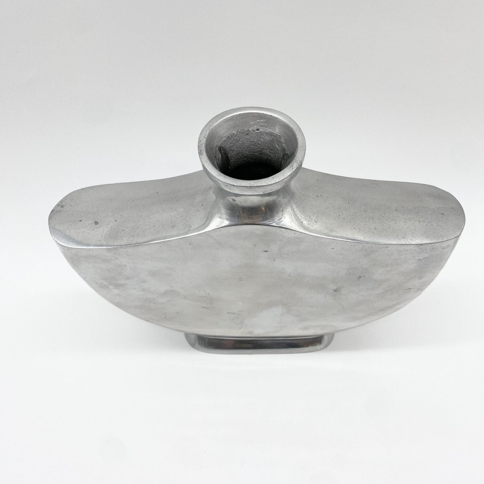 VASE « COQUILLAGE » / FONTE D’ALUMINIUM – 1970s