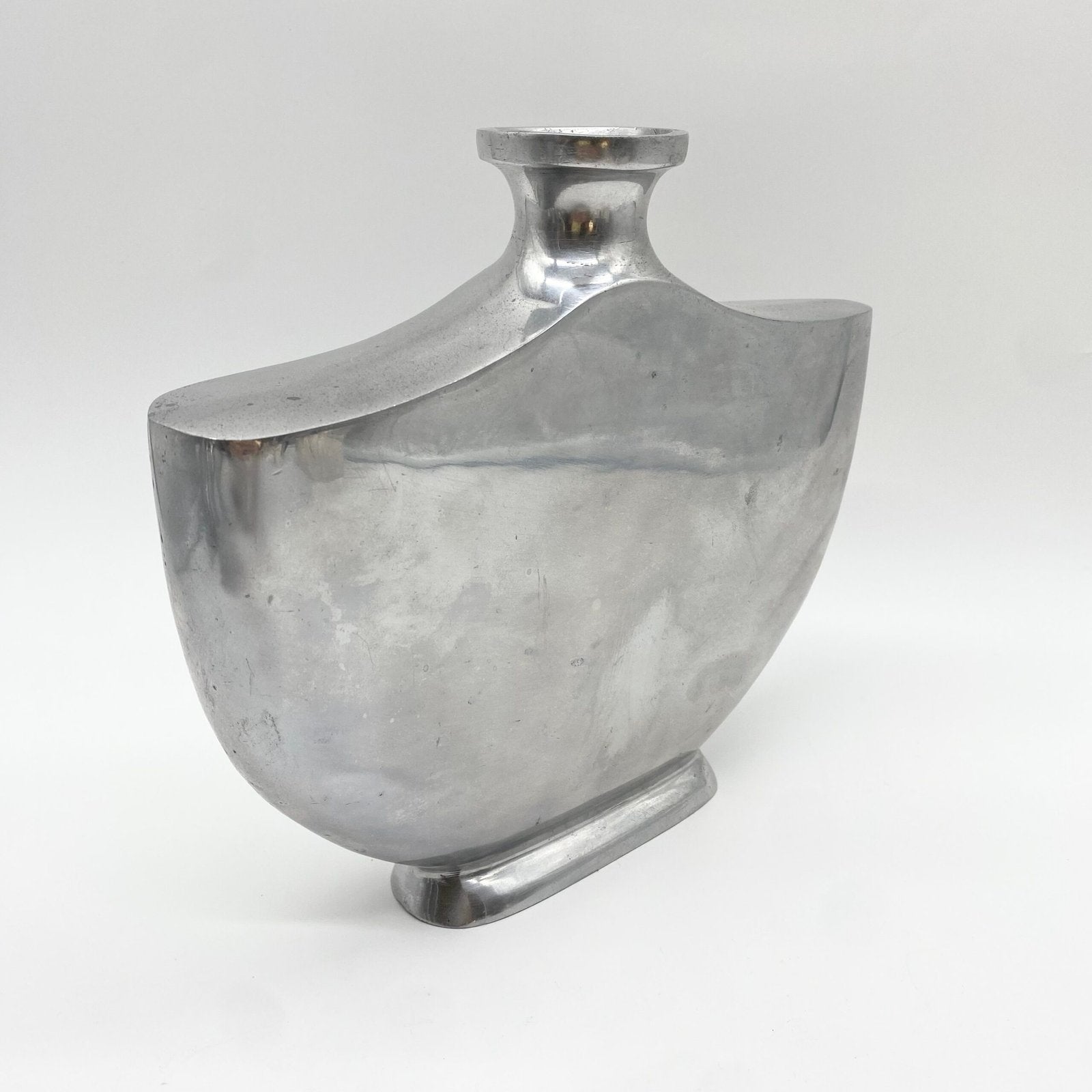 VASE « COQUILLAGE » / FONTE D’ALUMINIUM – 1970s
