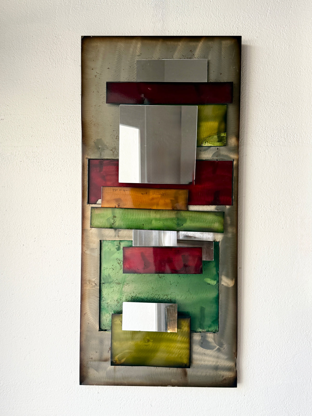 GRAND MIROIR EN MÉTAL "POLYCHROME" — 1970s
