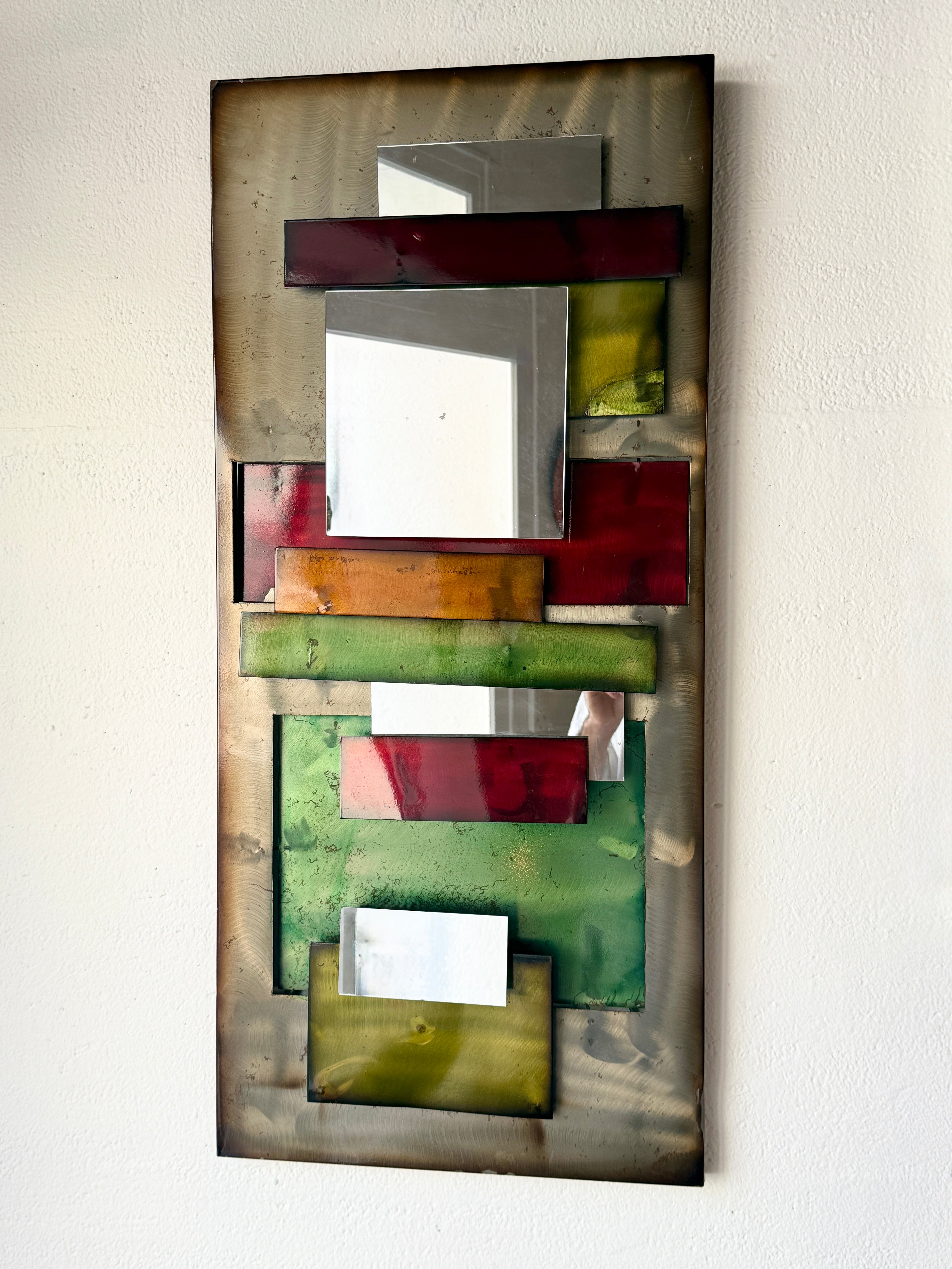 GRAND MIROIR EN MÉTAL "POLYCHROME" — 1970s