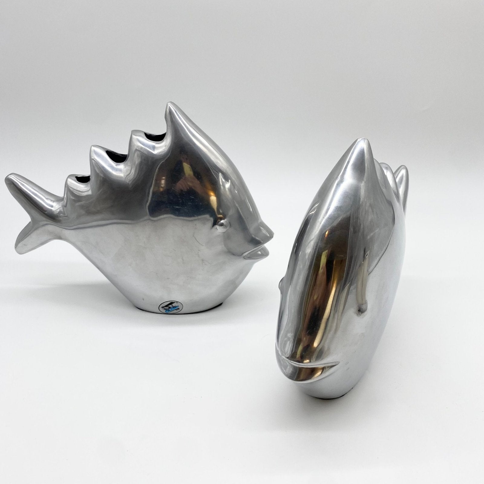 PAIRE DE VASES "POISSON" / FONTE D’ALUMINIUM – 1980s