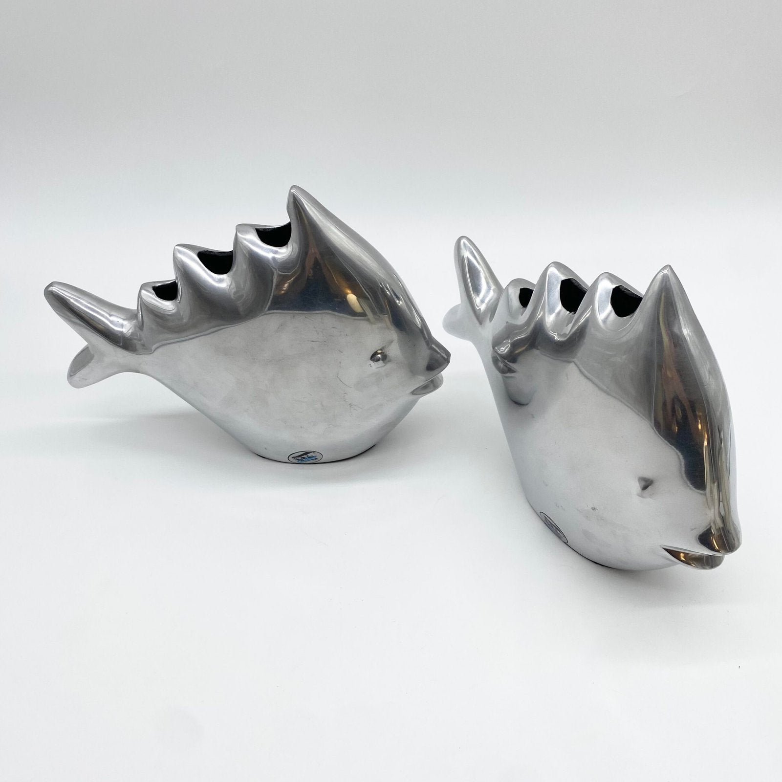 PAIRE DE VASES "POISSON" / FONTE D’ALUMINIUM – 1980s