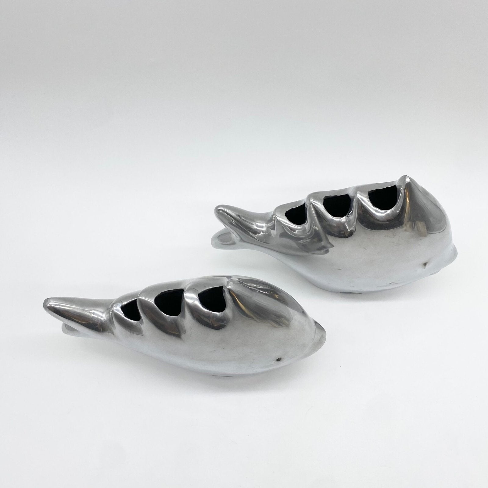 PAIRE DE VASES "POISSON" / FONTE D’ALUMINIUM – 1980s