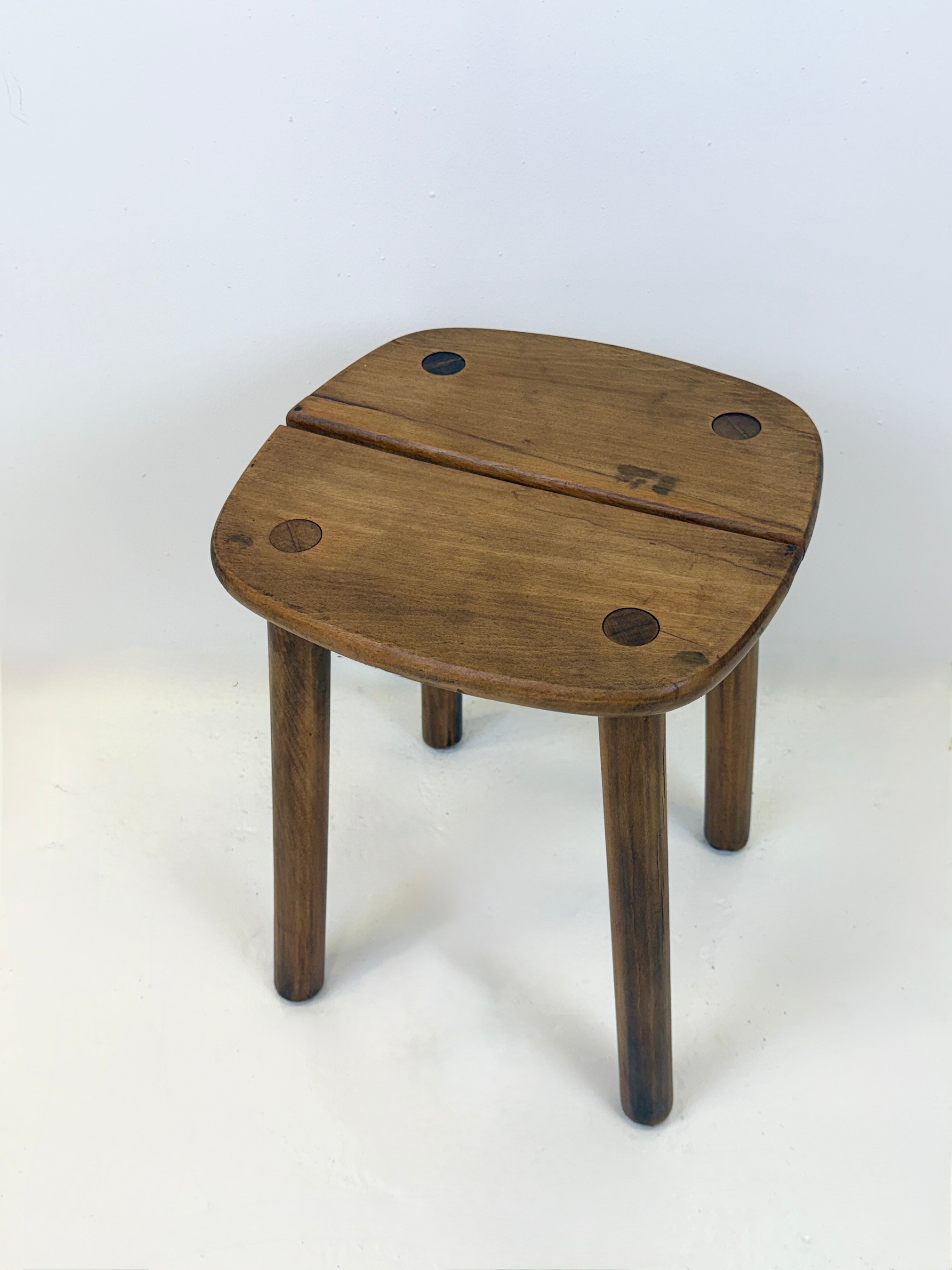 TABOURET EN BOIS — PIERRE GAUTIER-DELAYE, FRANCE, 1960s