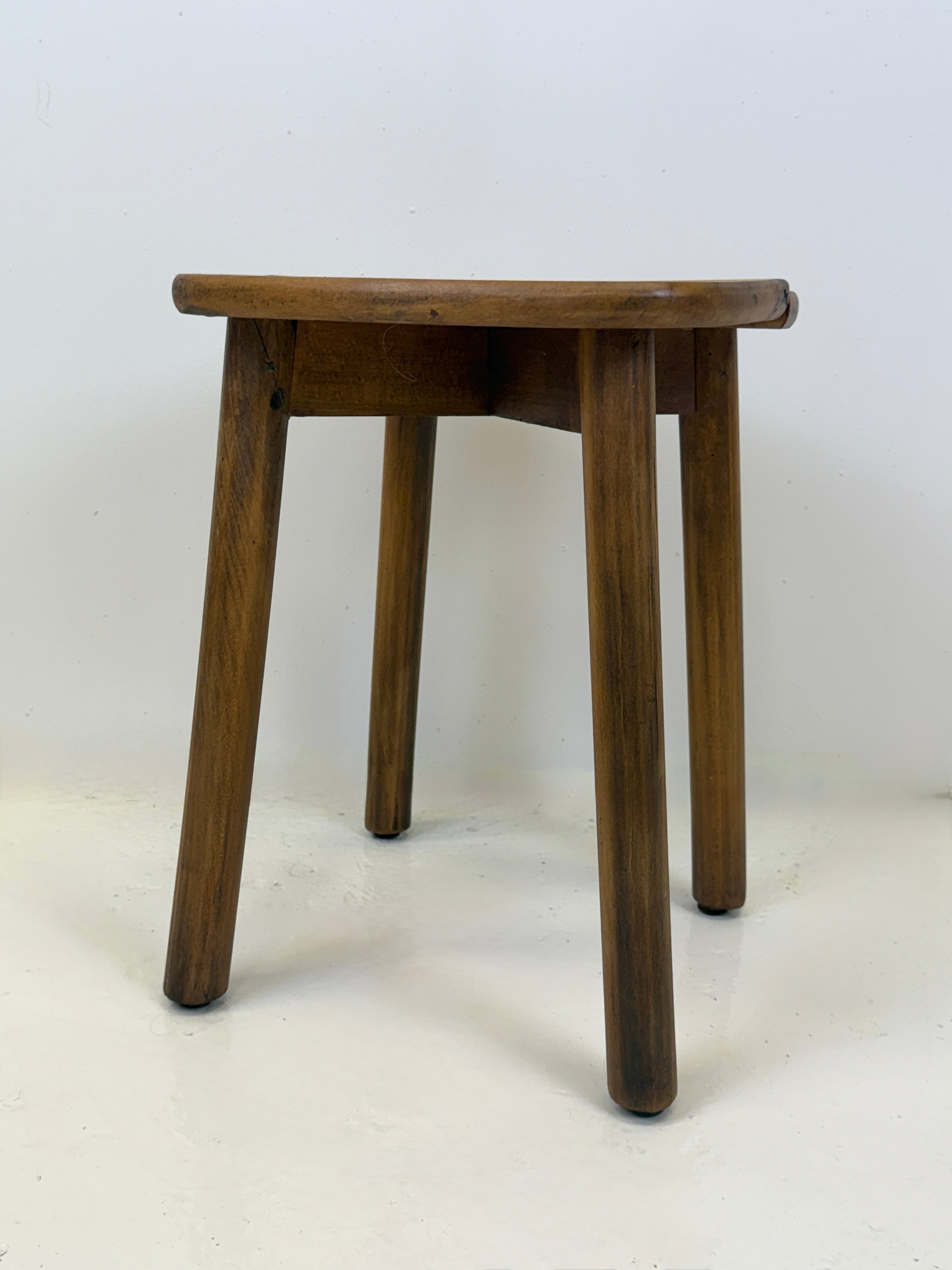 TABOURET EN BOIS — PIERRE GAUTIER-DELAYE, FRANCE, 1960s