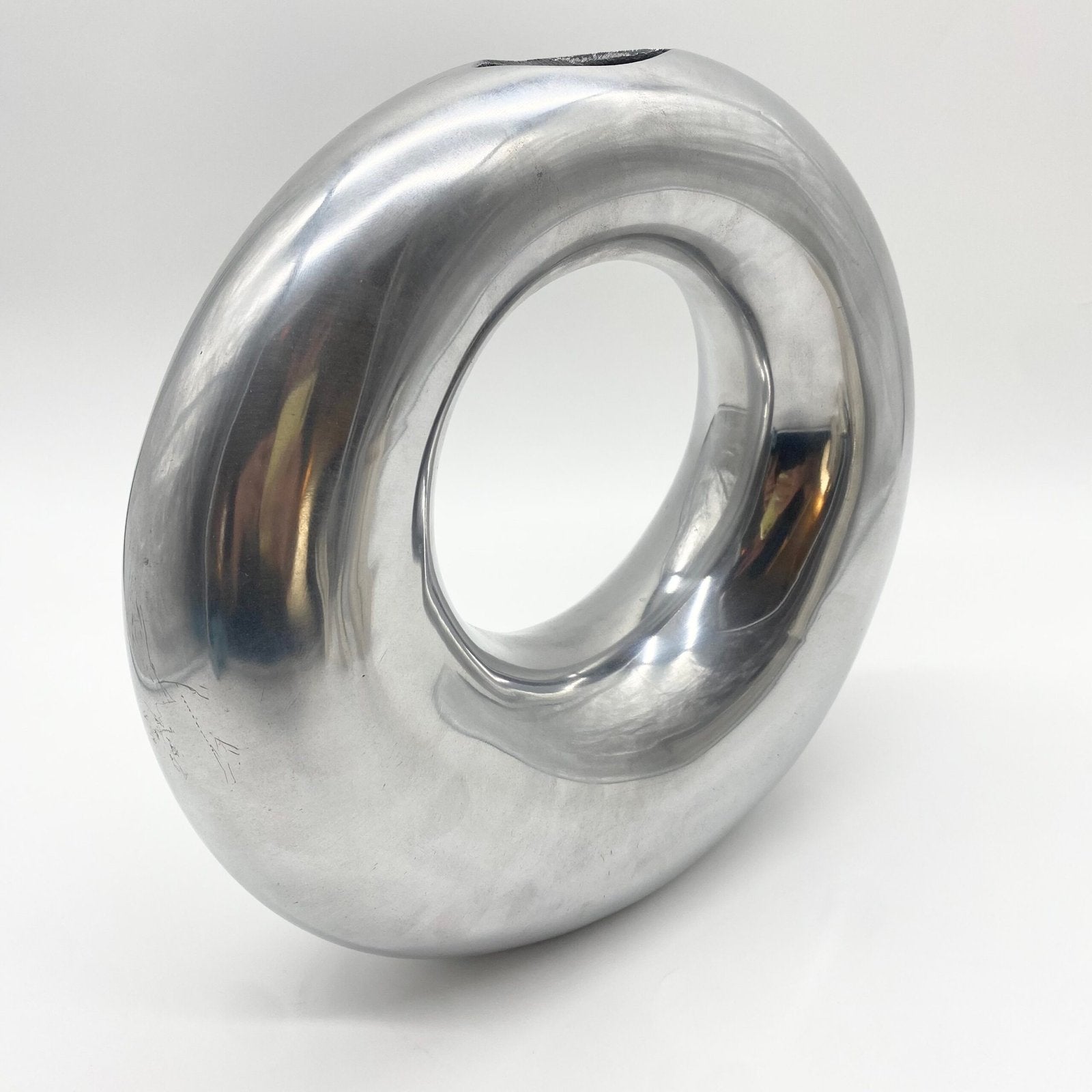 VASE "DONUT" XL / FONTE D’ALUMINIUM POLI – 1980s