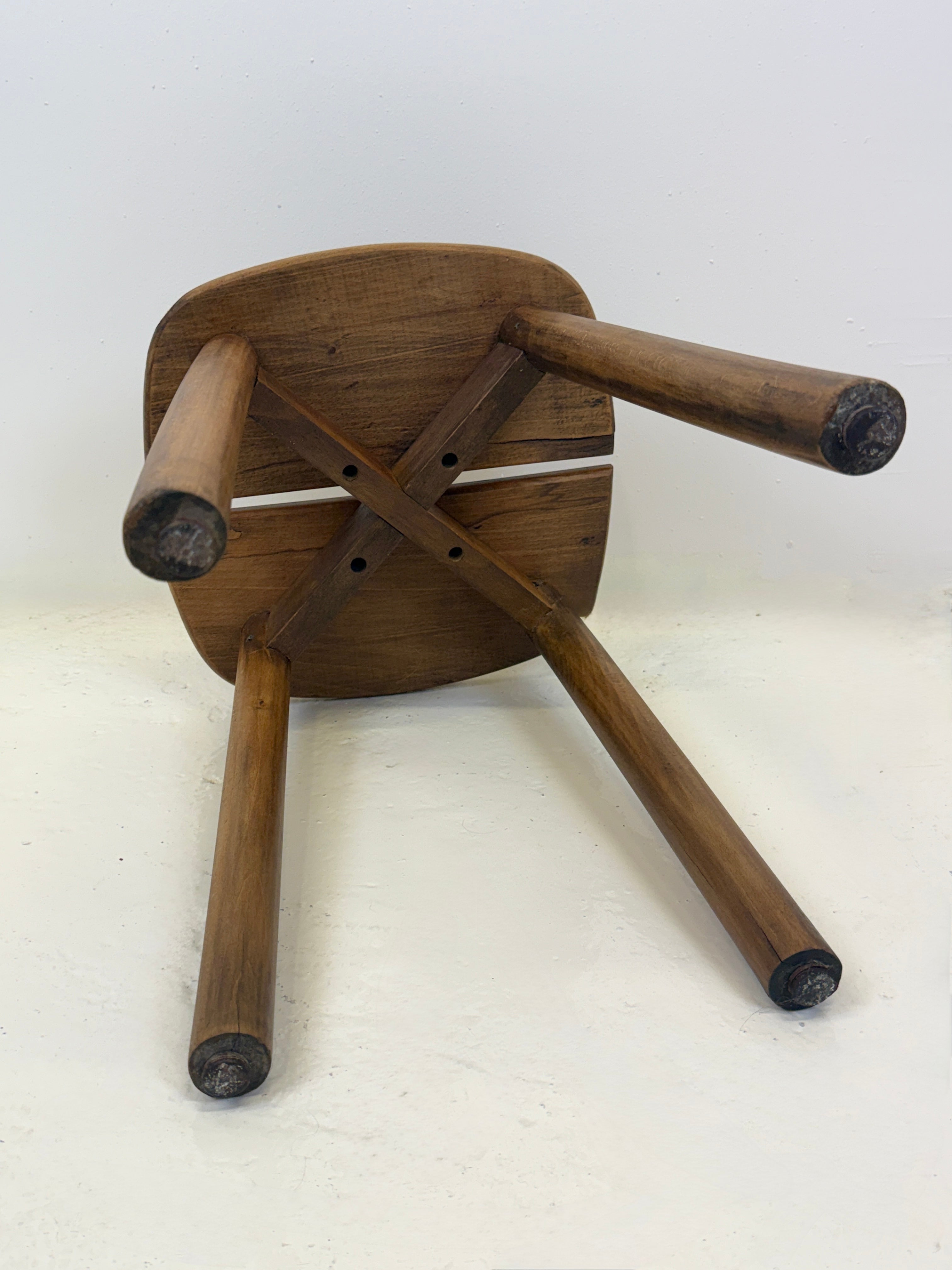 TABOURET EN BOIS — PIERRE GAUTIER-DELAYE, FRANCE, 1960s