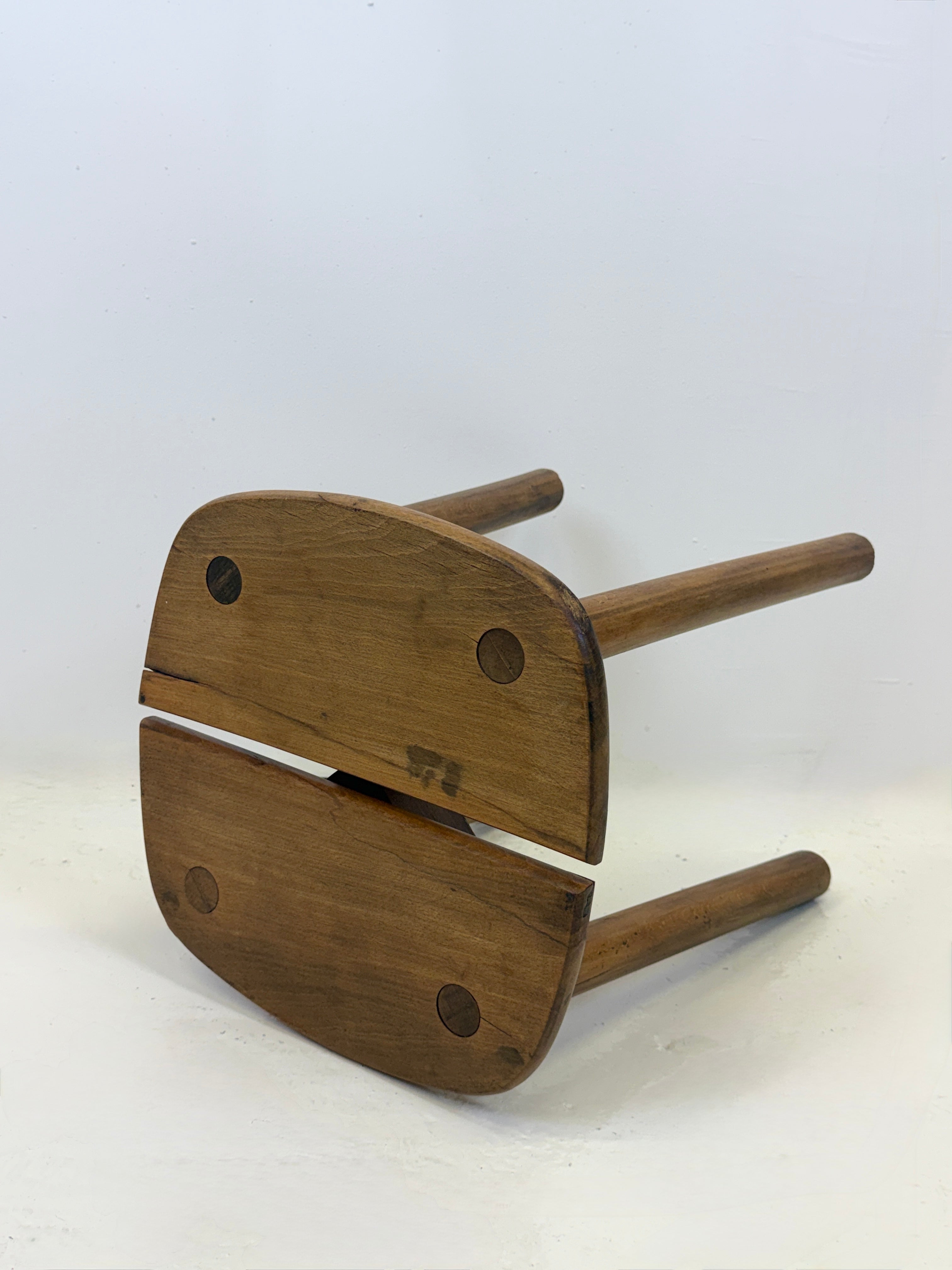 TABOURET EN BOIS — PIERRE GAUTIER-DELAYE, FRANCE, 1960s