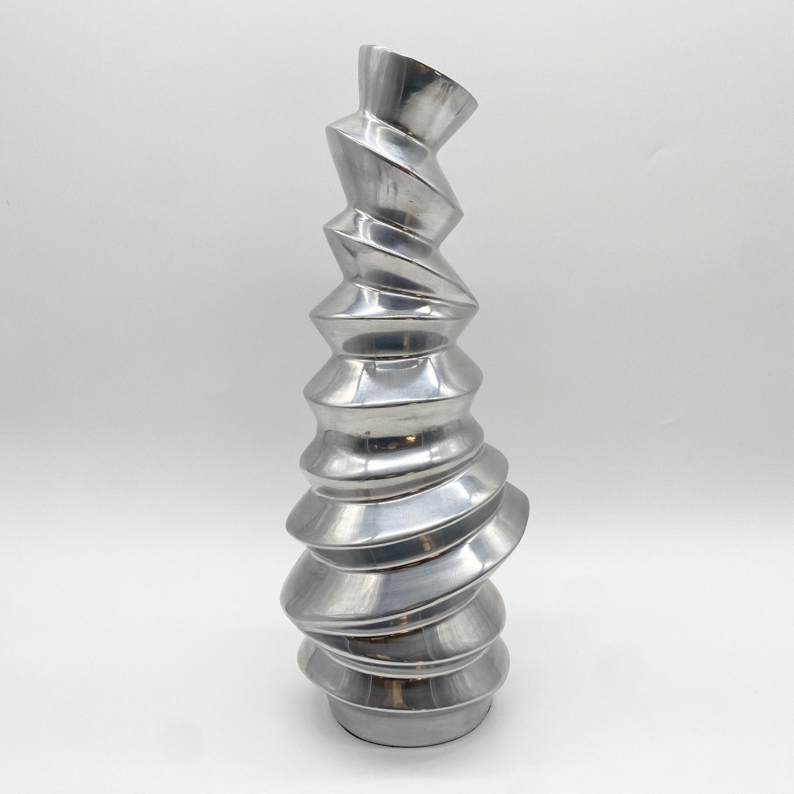 VASE "TORSADÉ" / FONTE D’ALUMINIUM – 1980s