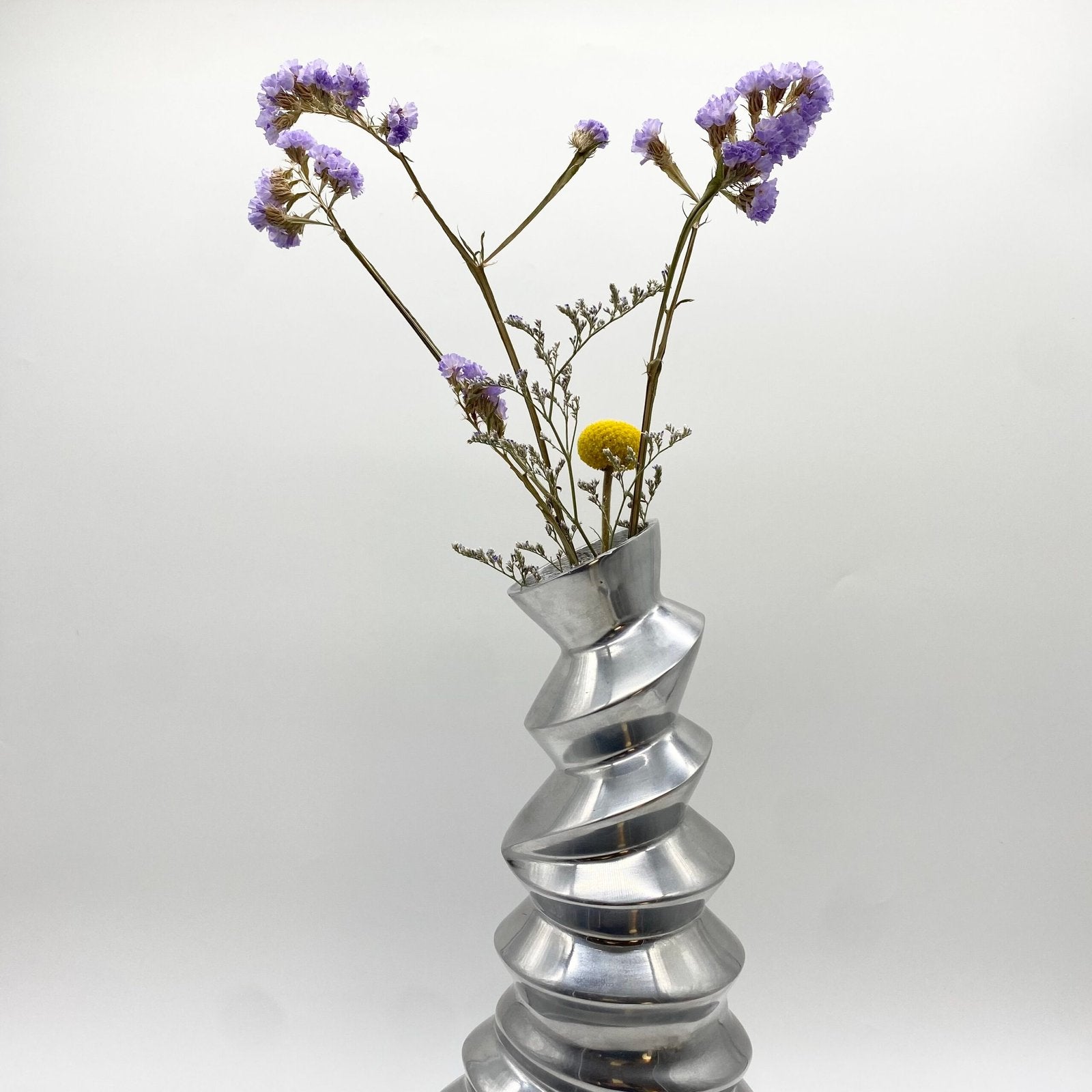 VASE "TORSADÉ" / FONTE D’ALUMINIUM – 1980s