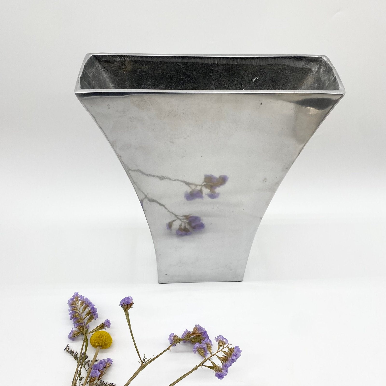 VASE "ÉVASÉ" XXL / FONTE D’ALUMINIUM – 1980s